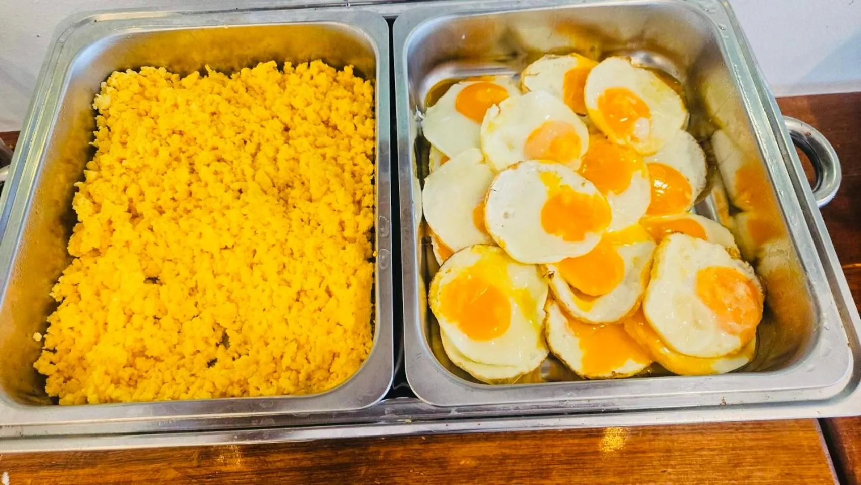 Food and drinks in Kata Place Hotel