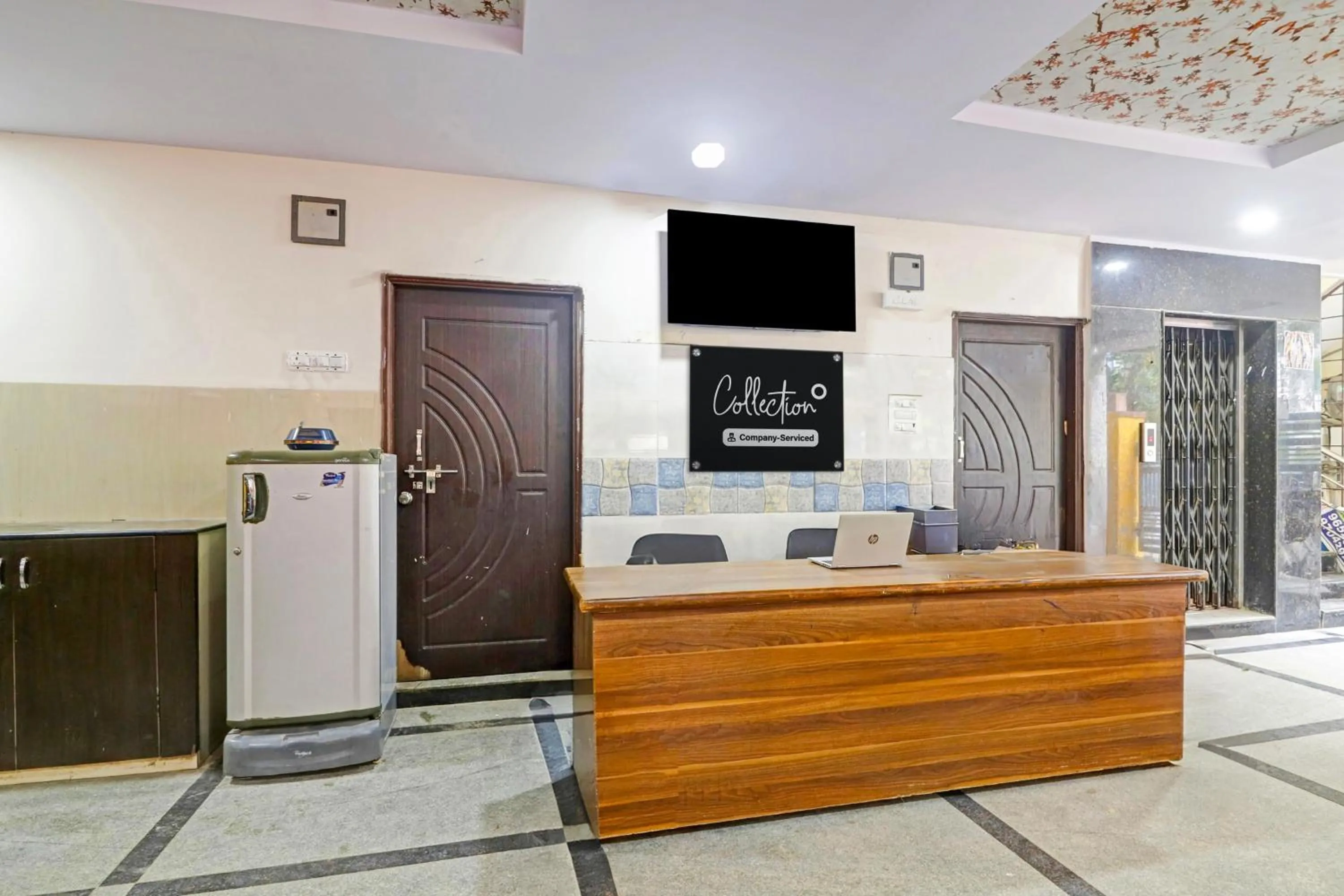 Lobby or reception in Super Collection O Gachibowli
