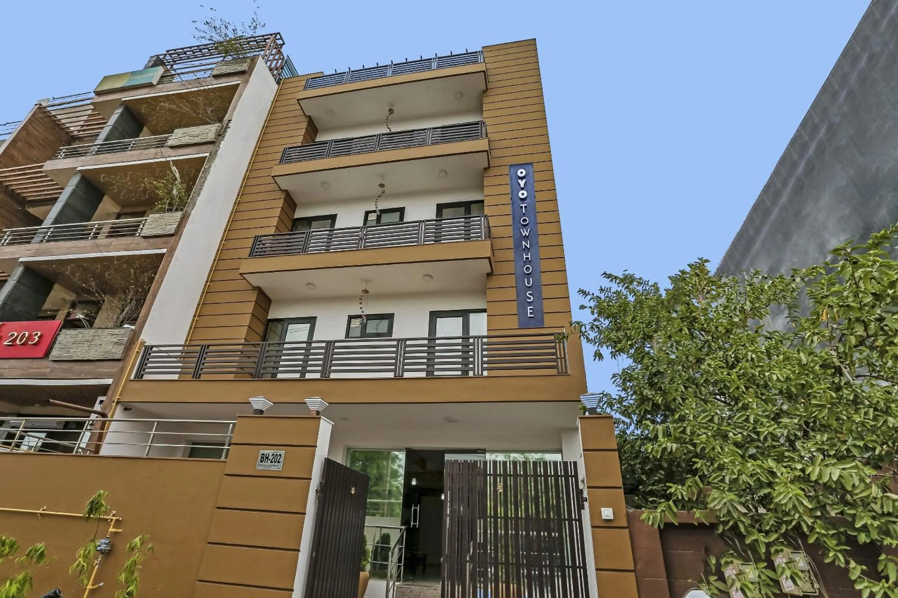 Facade/entrance in Townhouse Rumaisa