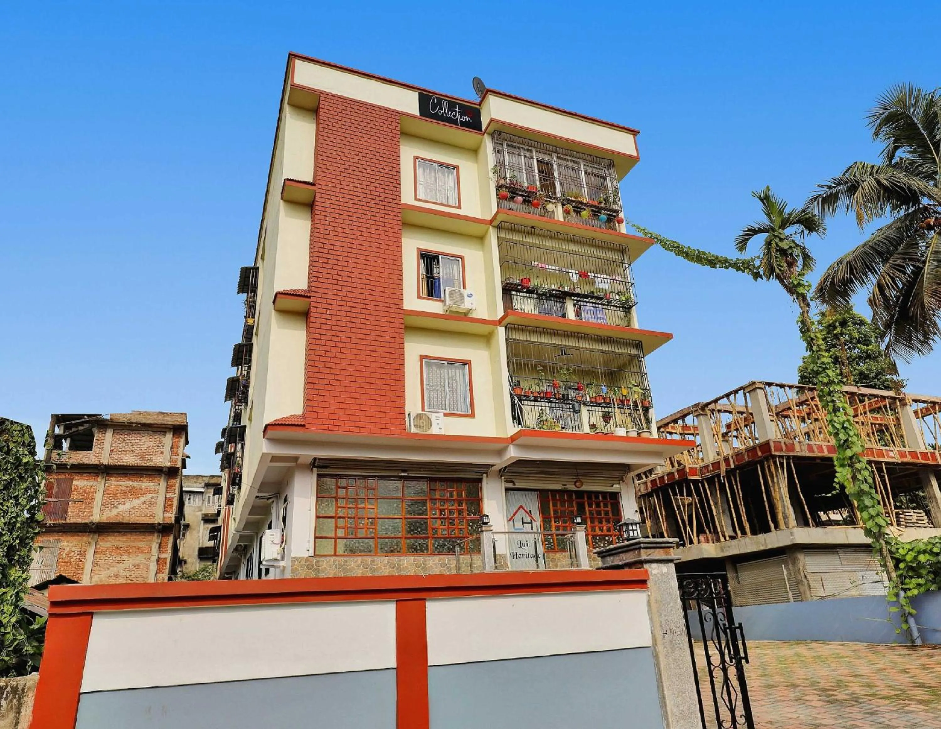 Facade/entrance in Super Collection O Luit Heritage