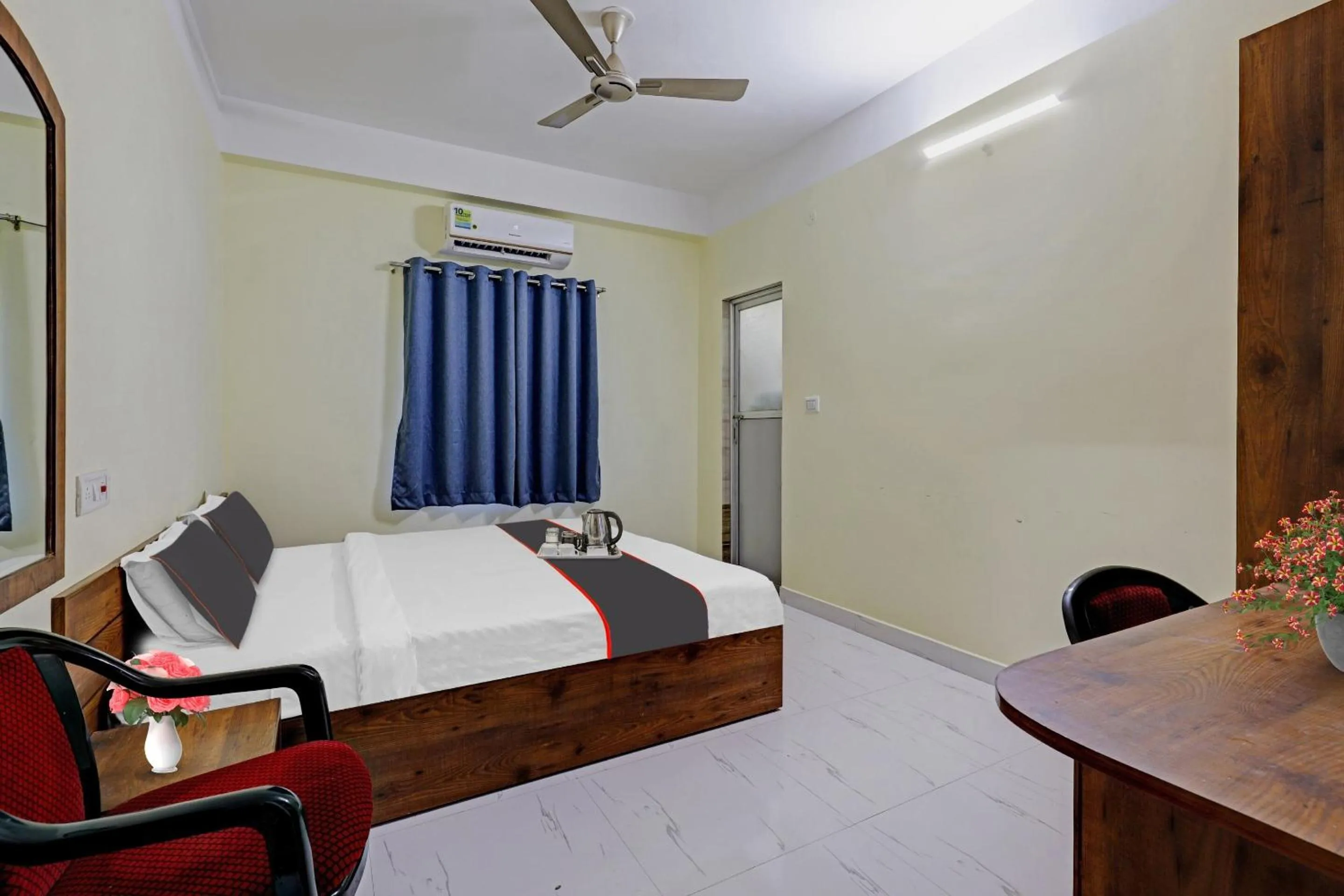 Bedroom, Bed in Super Collection O Luit Heritage