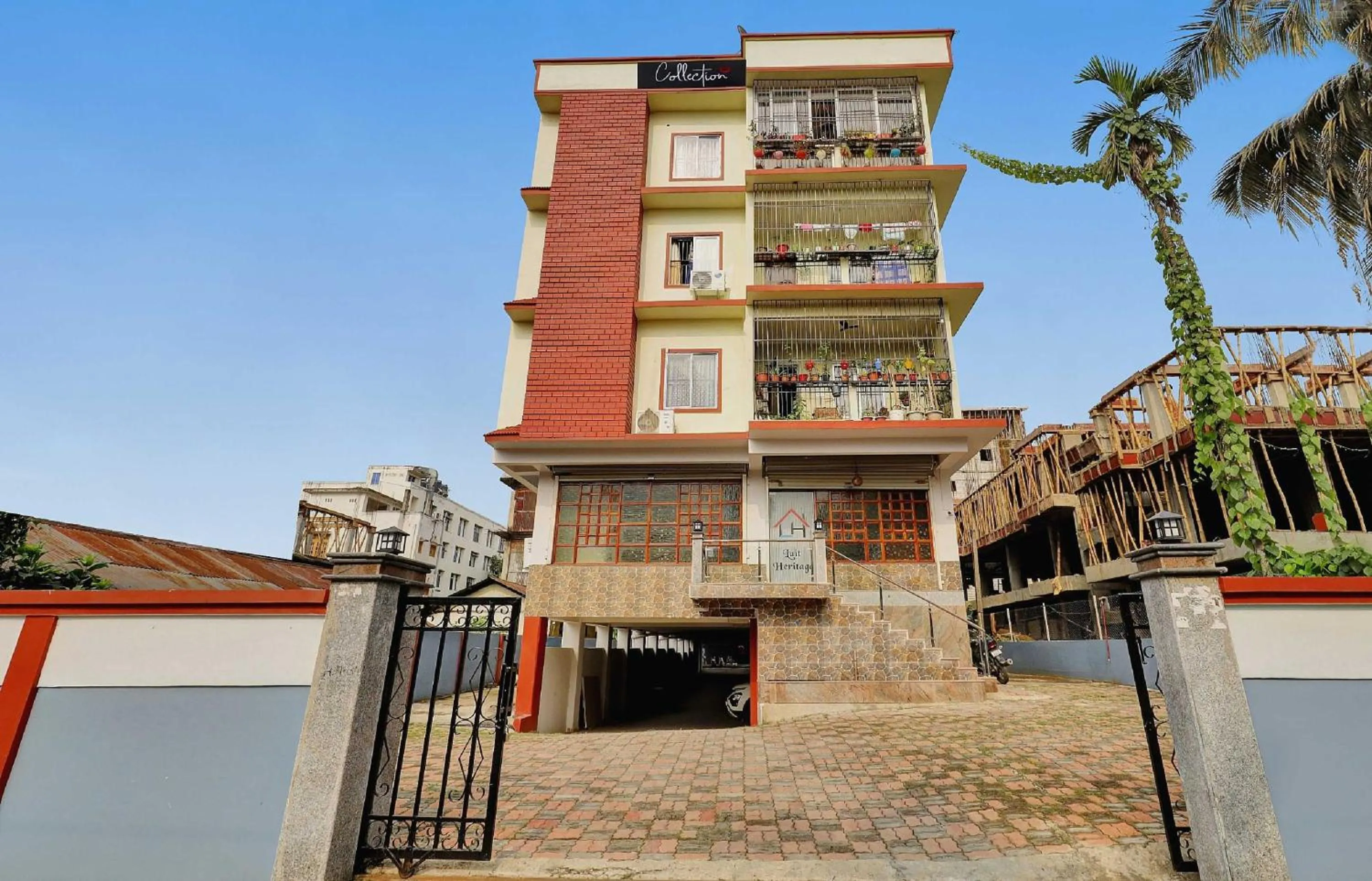 Facade/entrance in Super Collection O Luit Heritage