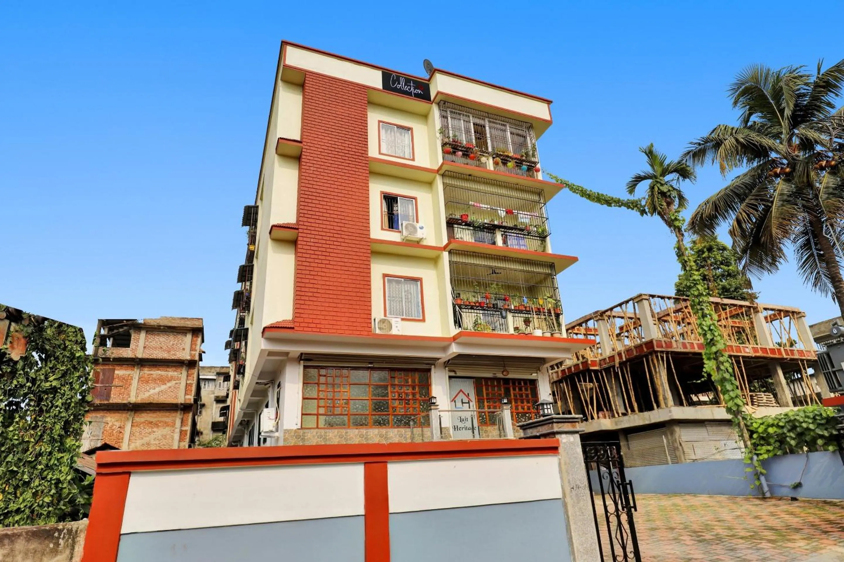 Facade/entrance in Super Collection O Luit Heritage