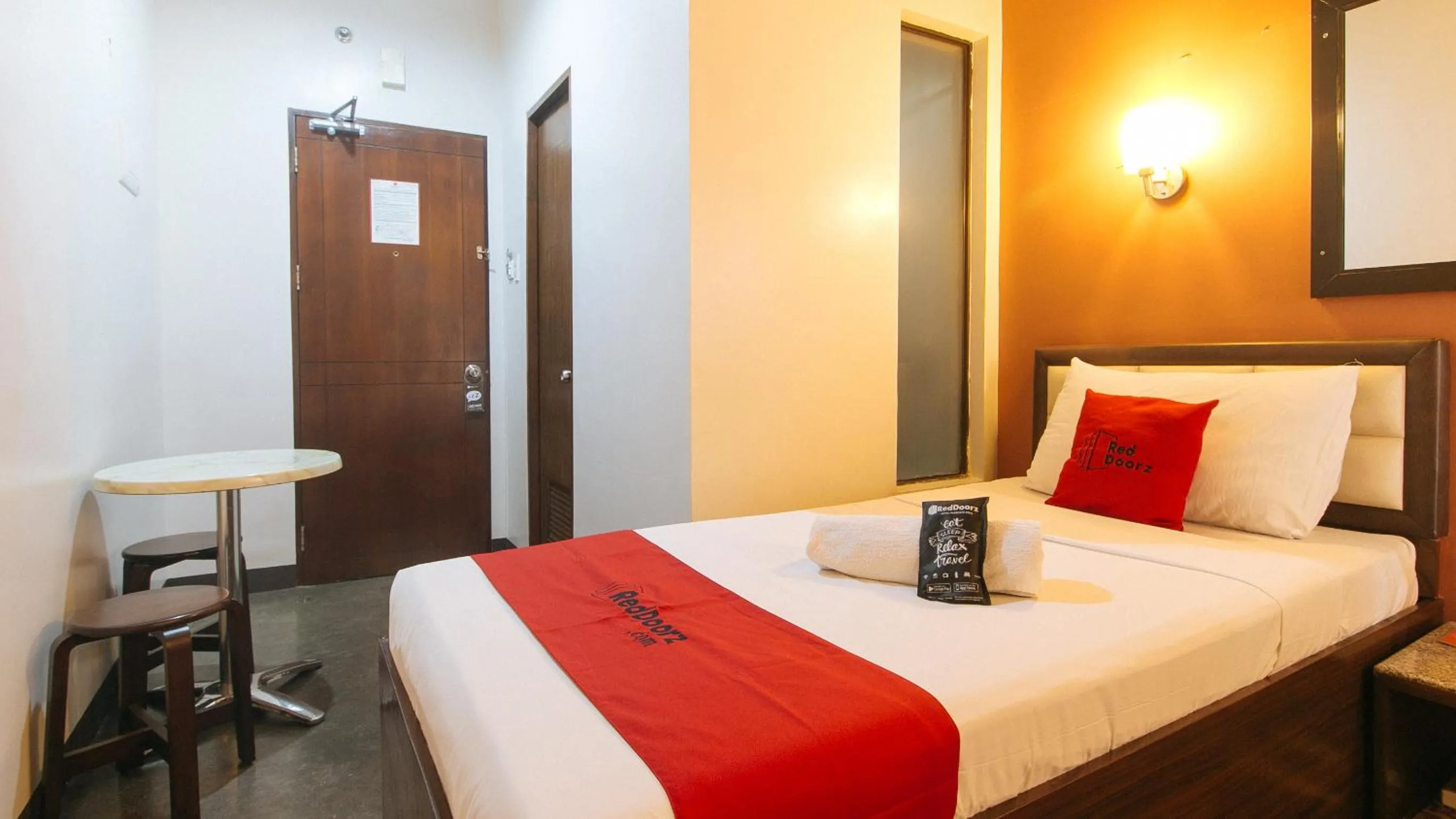 Bed in RedDoorz @ Express Inn Lapu Lapu
