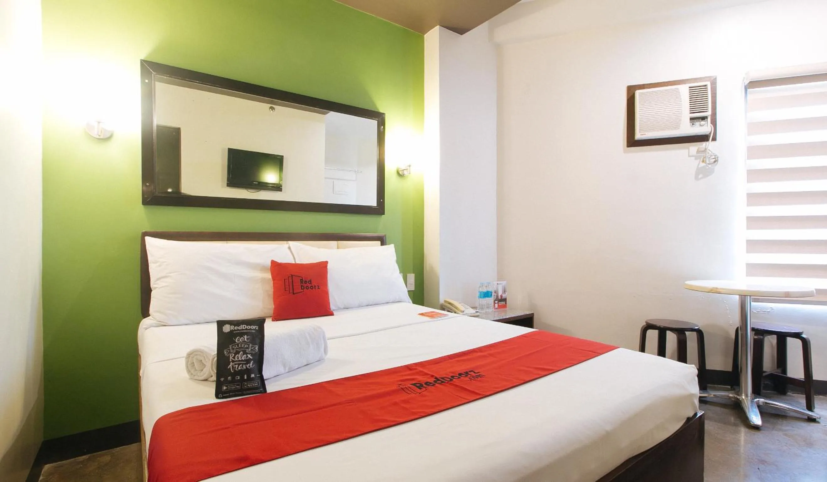 Bed in RedDoorz @ Express Inn Lapu Lapu