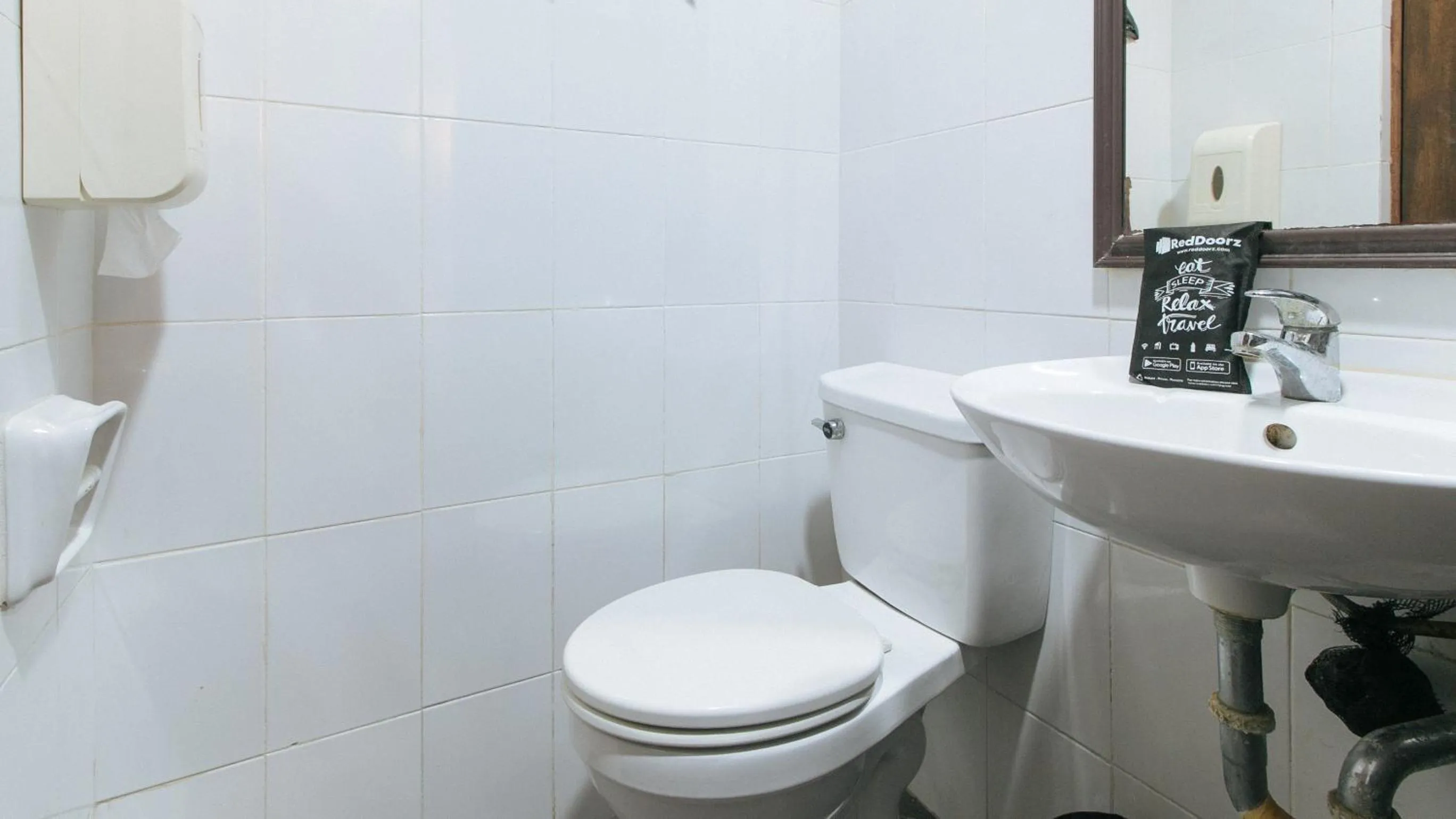 Toilet in RedDoorz @ Express Inn Lapu Lapu