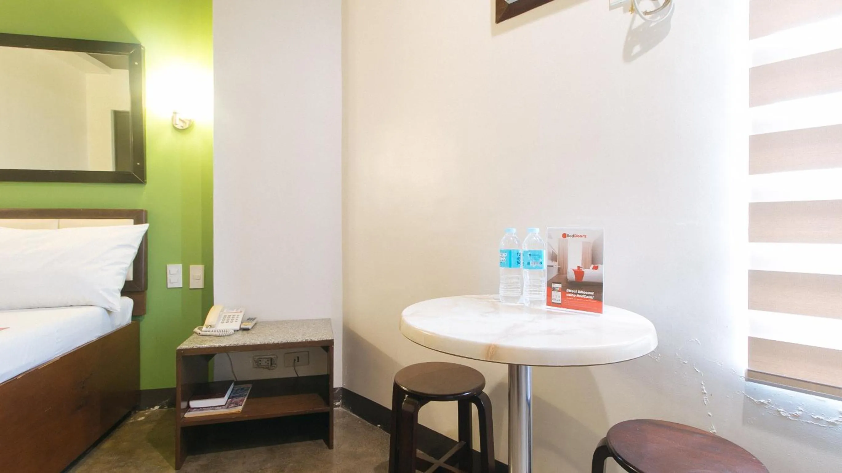 Bed in RedDoorz @ Express Inn Lapu Lapu