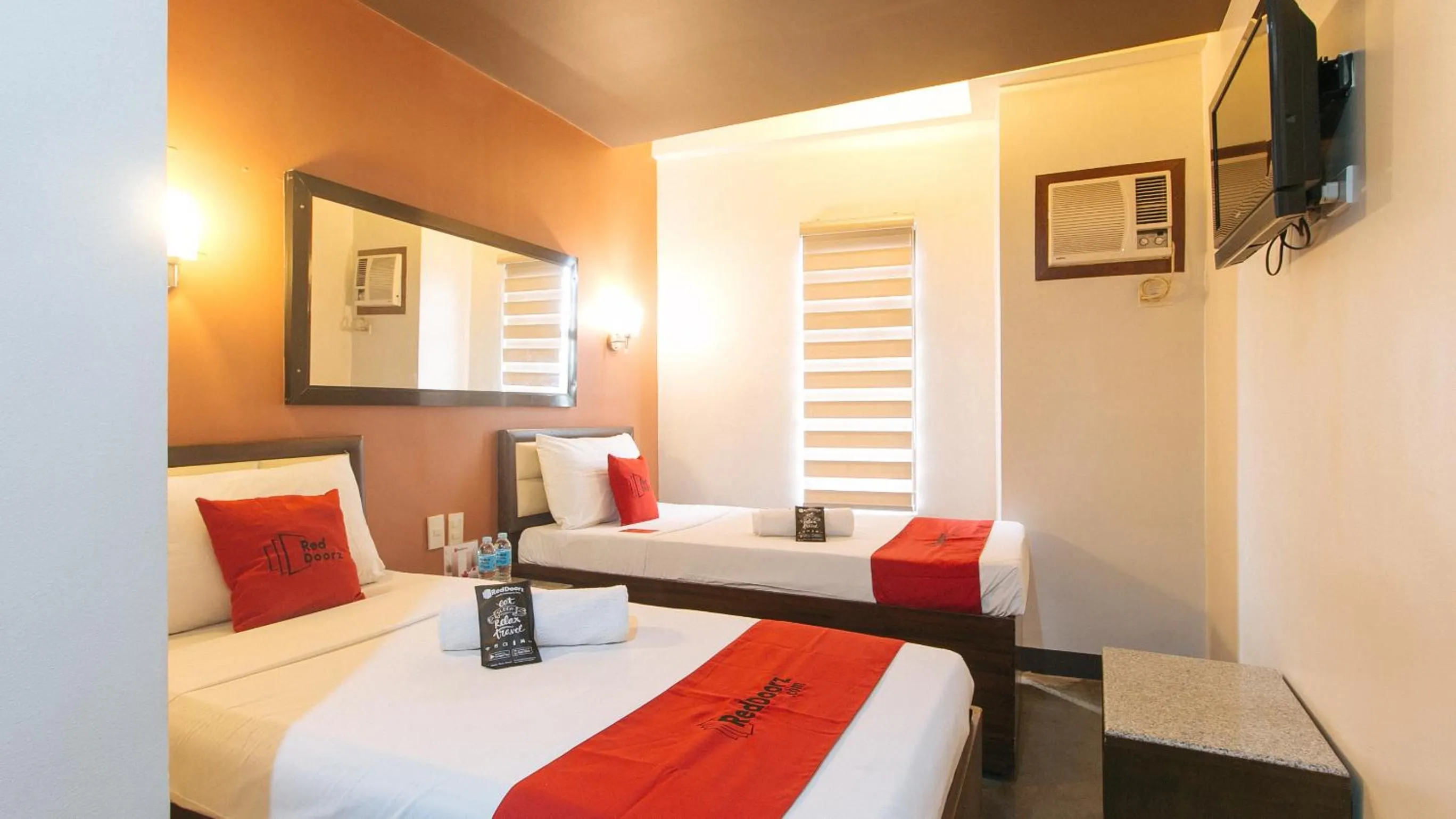 Bed in RedDoorz @ Express Inn Lapu Lapu