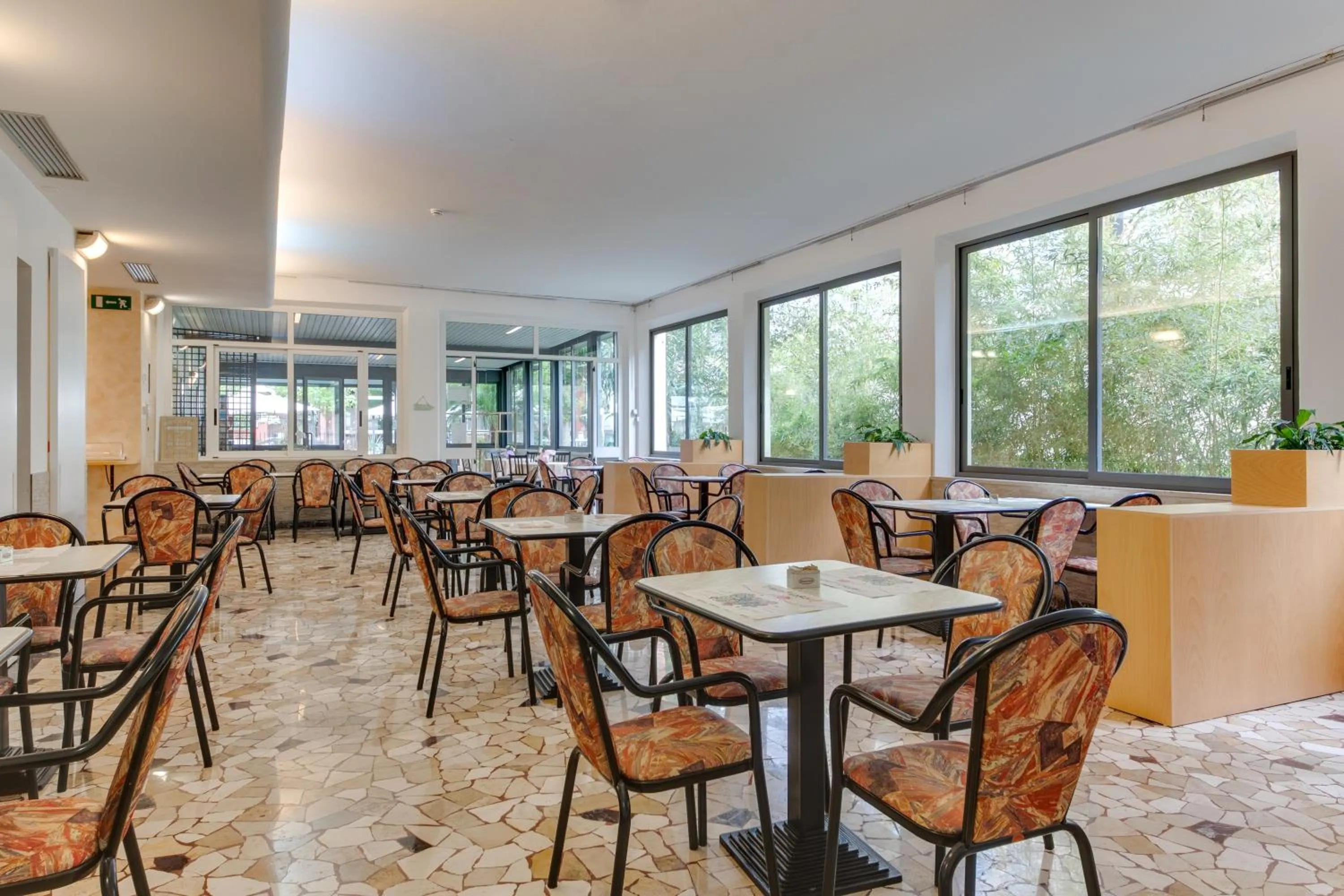 Restaurant/places to eat in Hotel Villa Merope