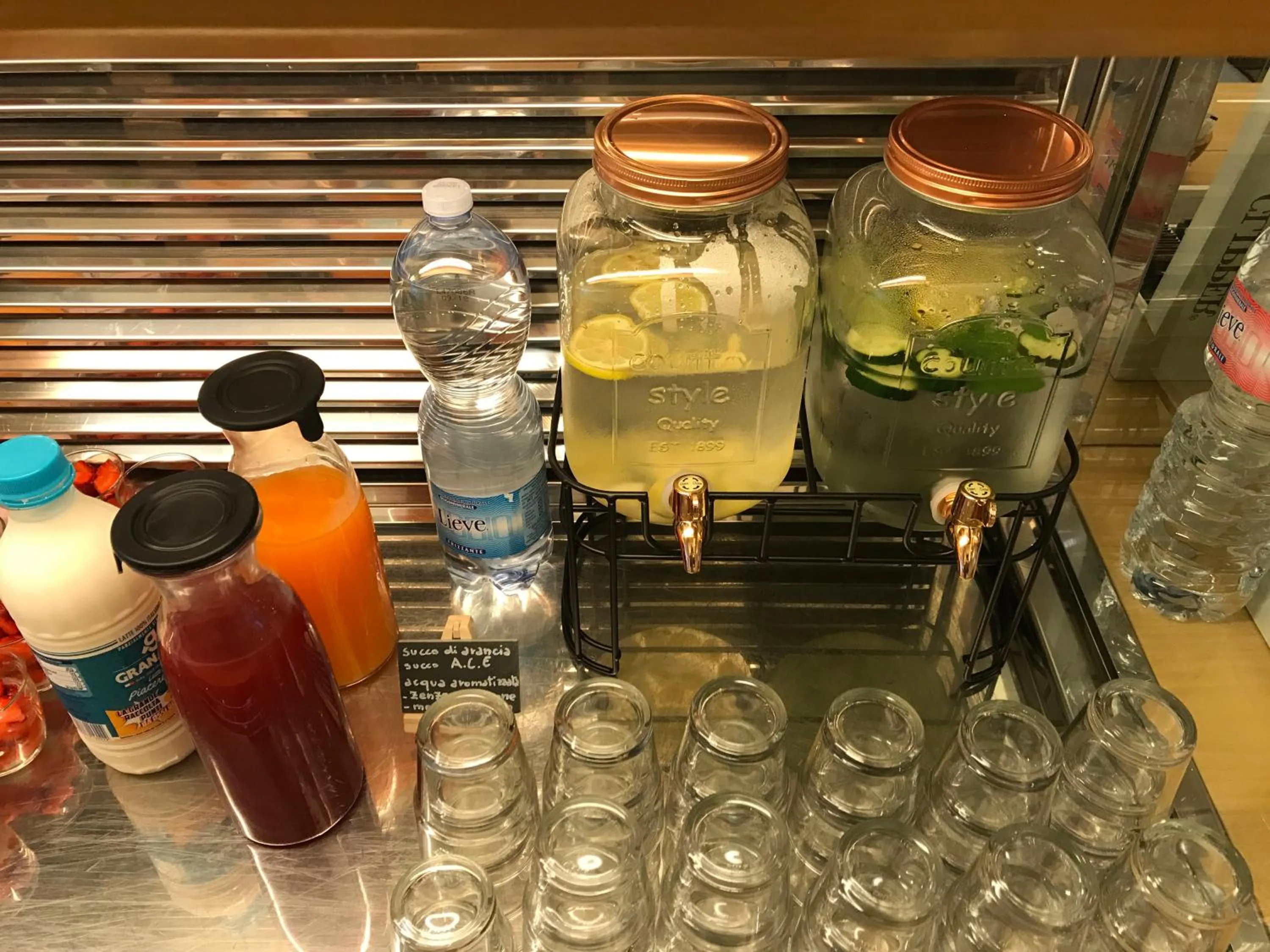 Food and drinks in Hotel Villa Merope