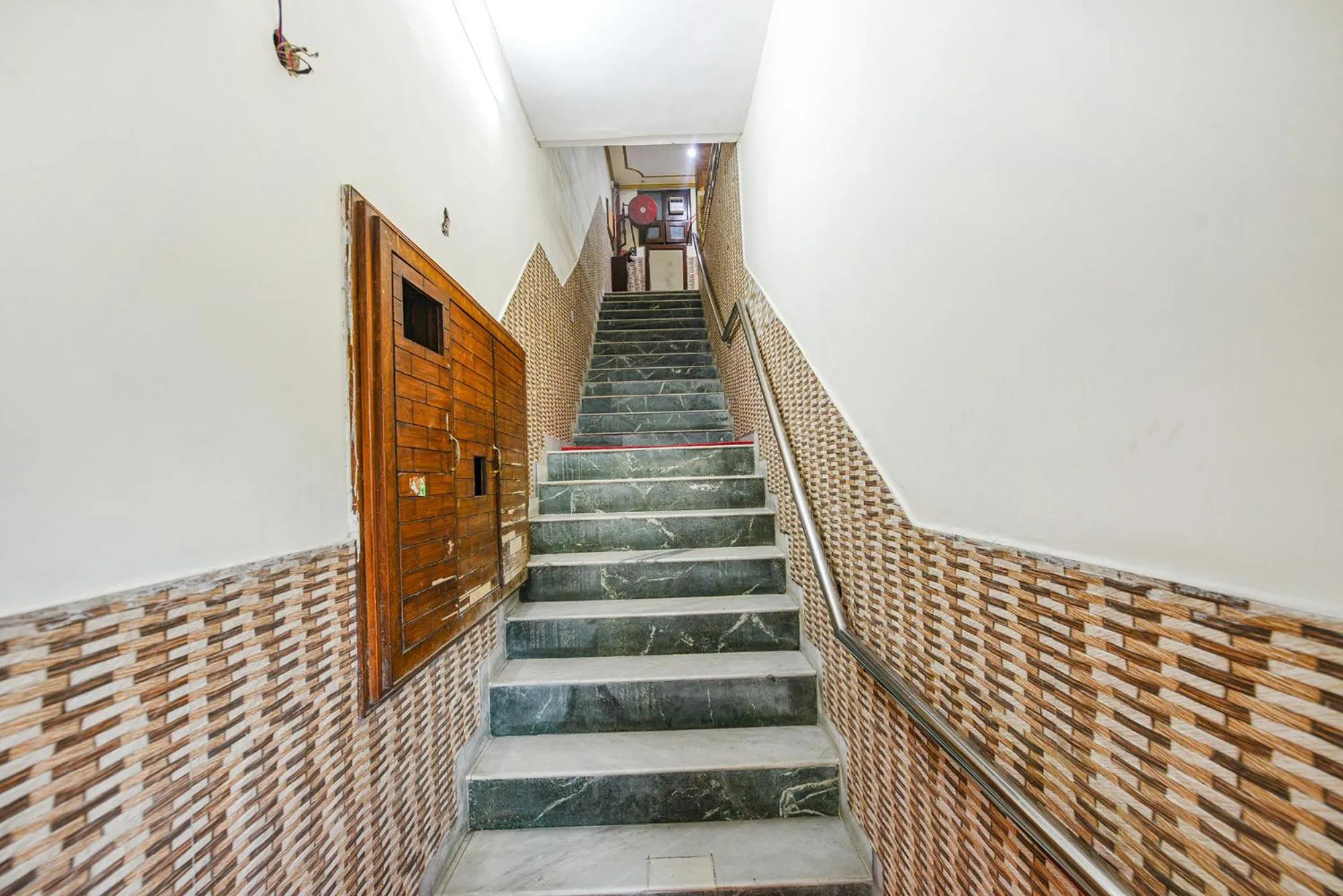Lobby or reception in FabHotel Royal Inn - Sector 22D, Chandigarh