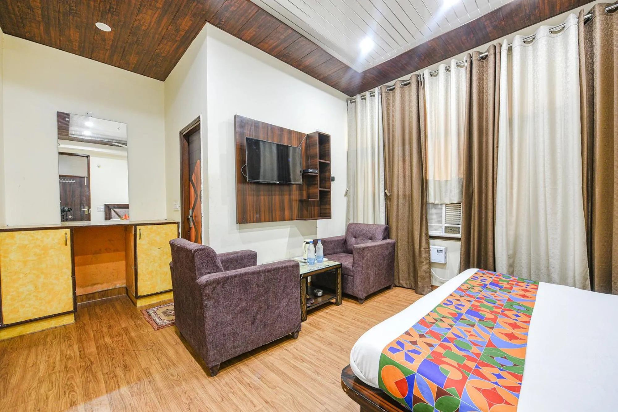 Bed in FabHotel Royal Inn - Sector 22D, Chandigarh