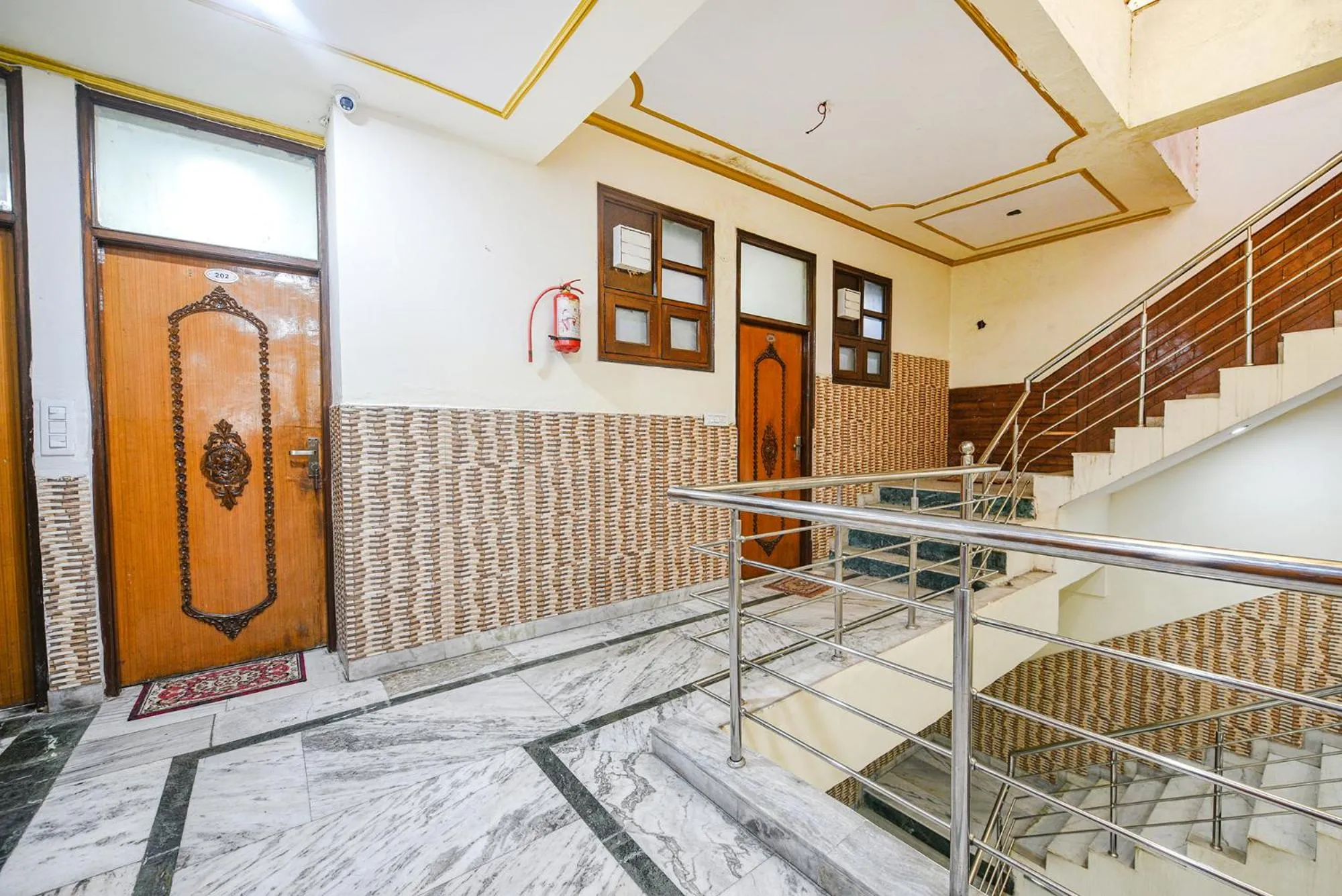 Lobby or reception in FabHotel Royal Inn - Sector 22D, Chandigarh