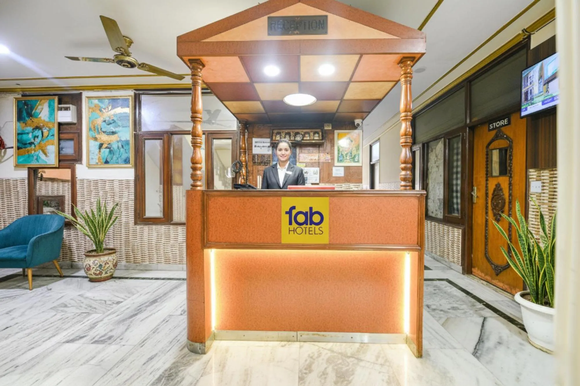 Lobby or reception in FabHotel Royal Inn - Sector 22D, Chandigarh