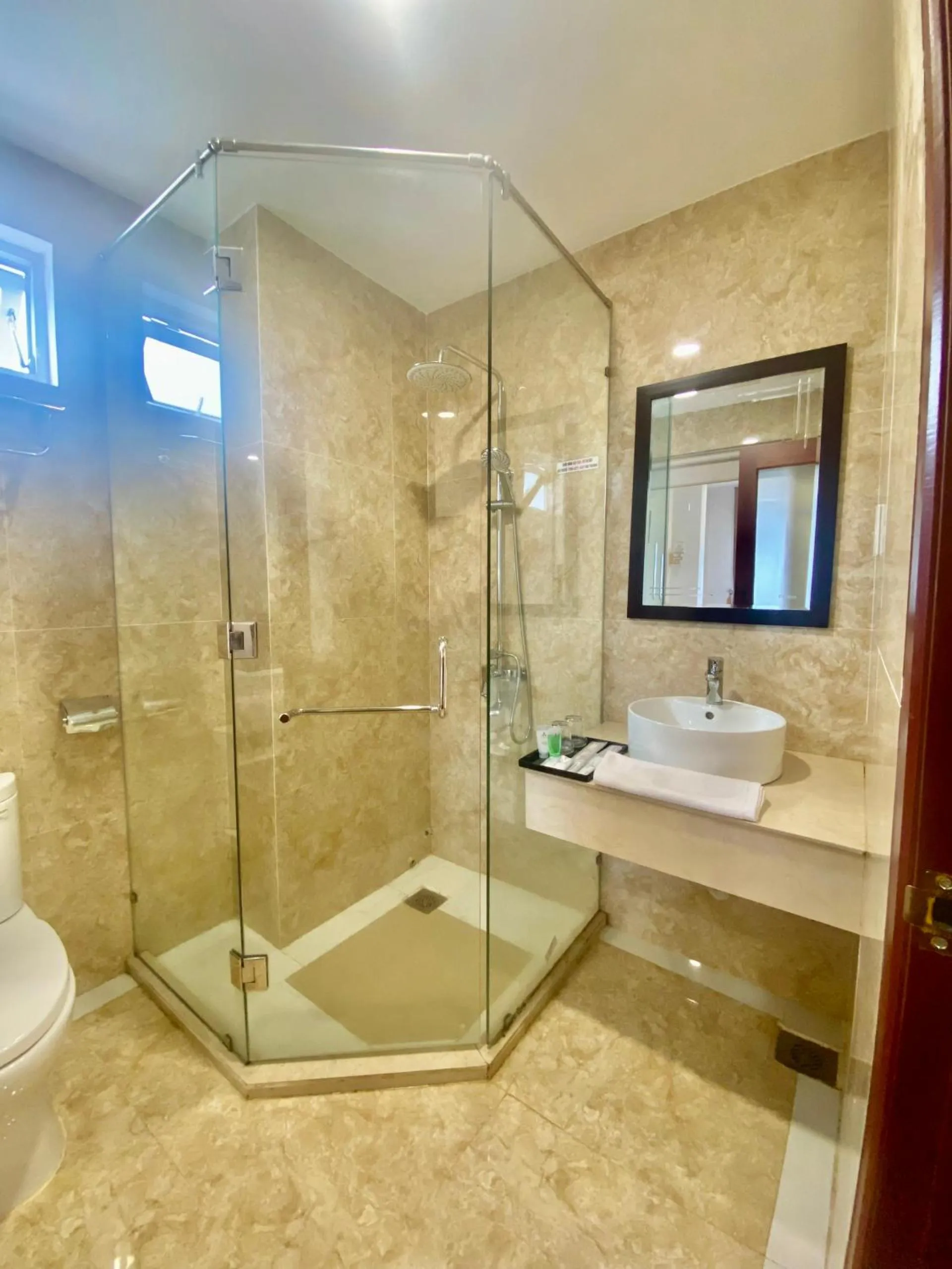 Shower in Le Centre Pleiku Hotel