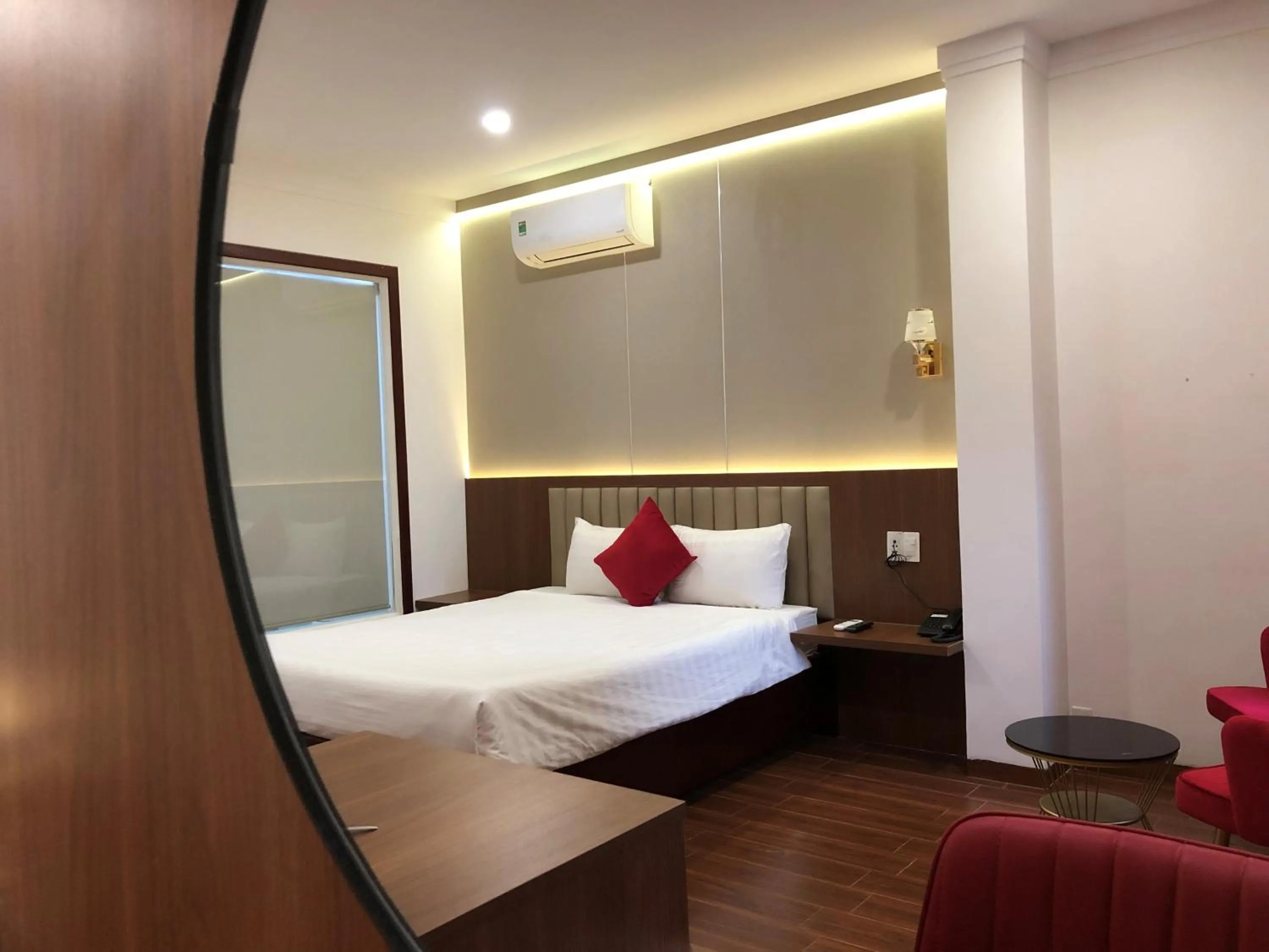 Living room, Bed in Le Centre Pleiku Hotel