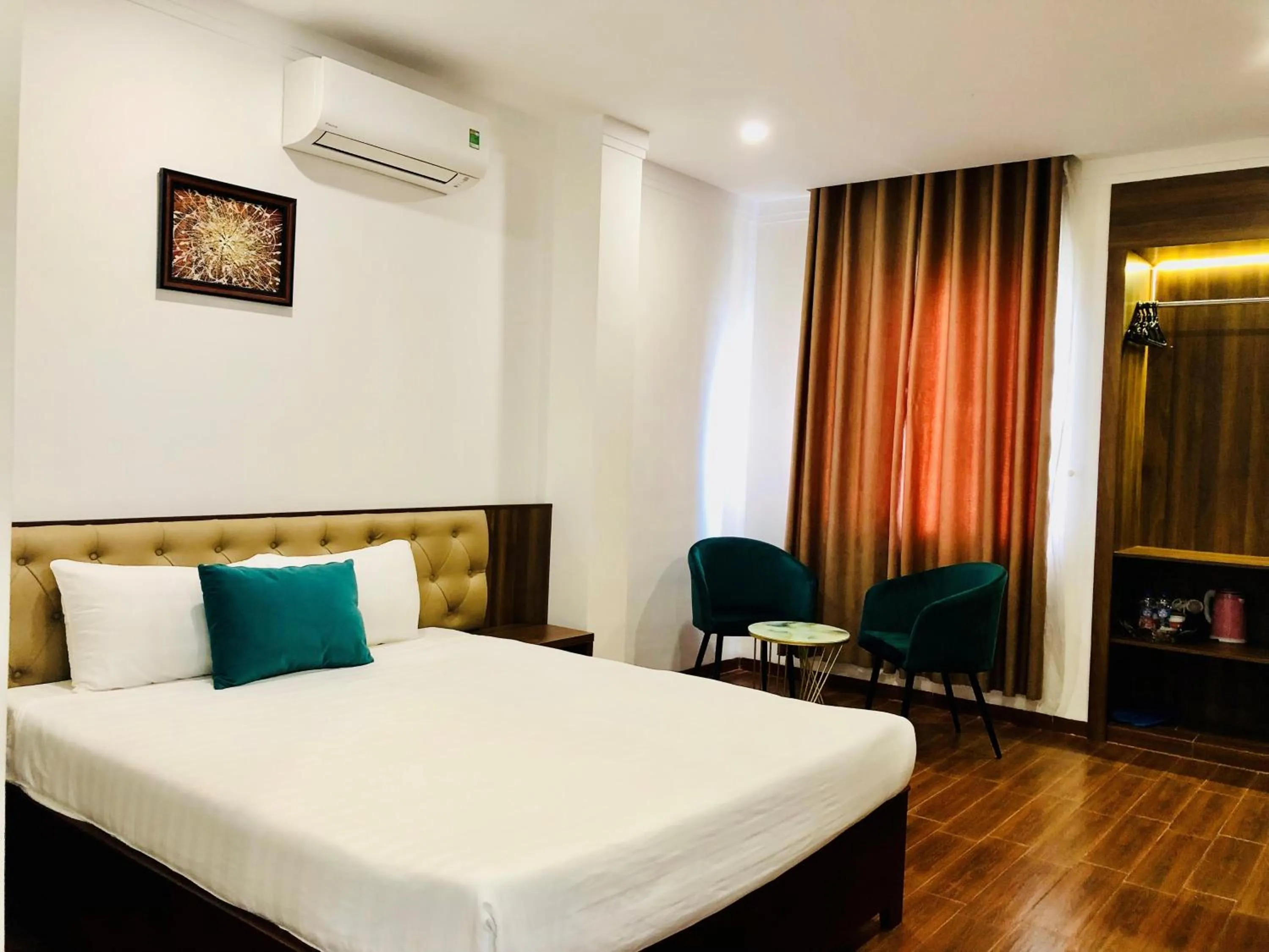 Bedroom, Bed in Le Centre Pleiku Hotel