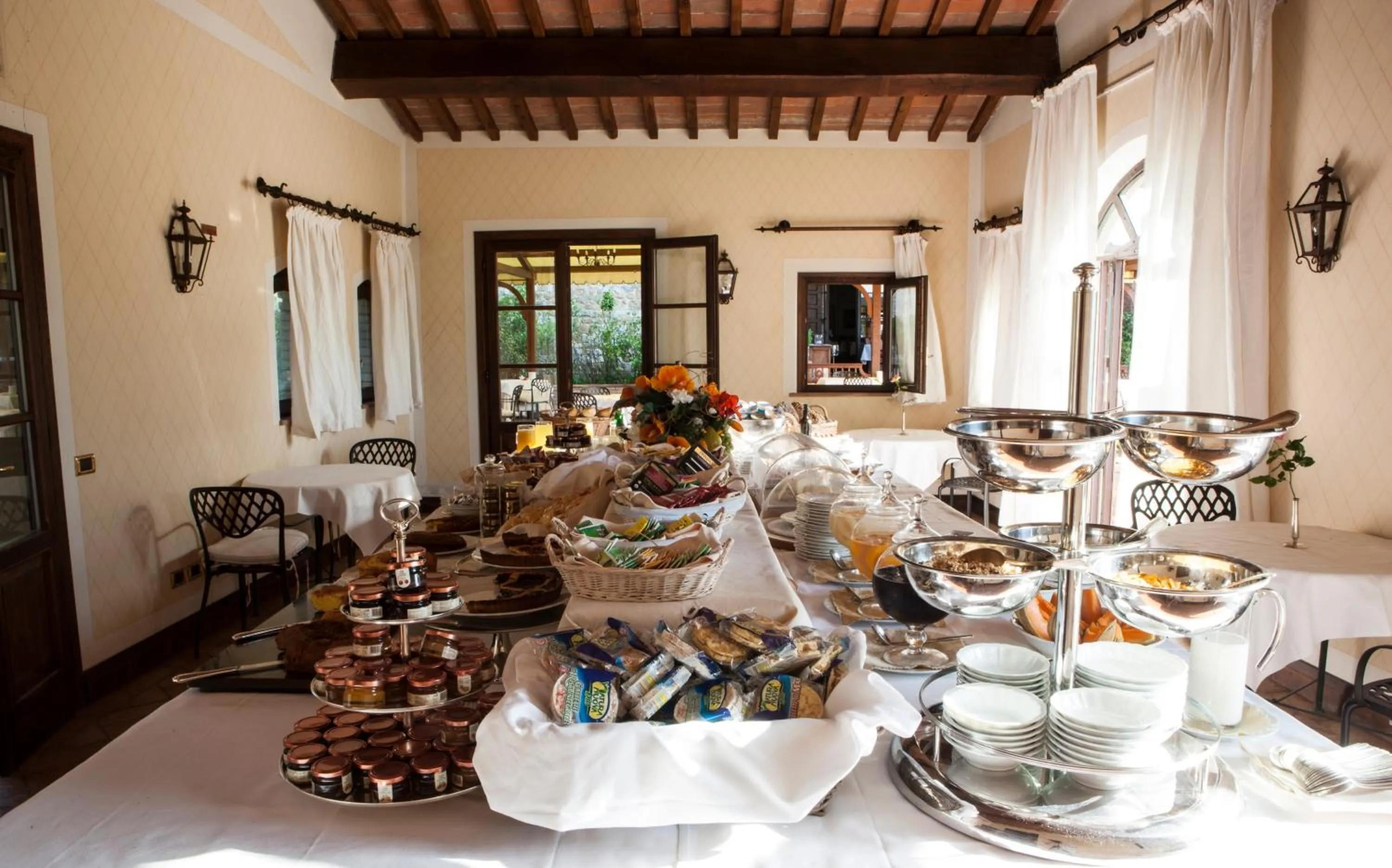 Restaurant/places to eat in Hotel La Collegiata