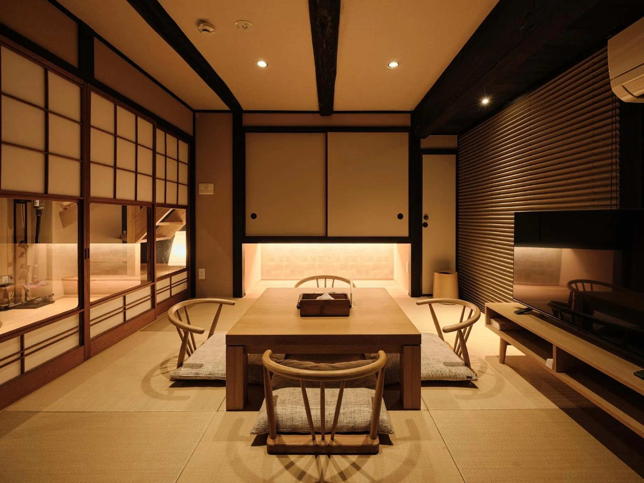 Living room, Bed in Tsumugi GionShirakawa