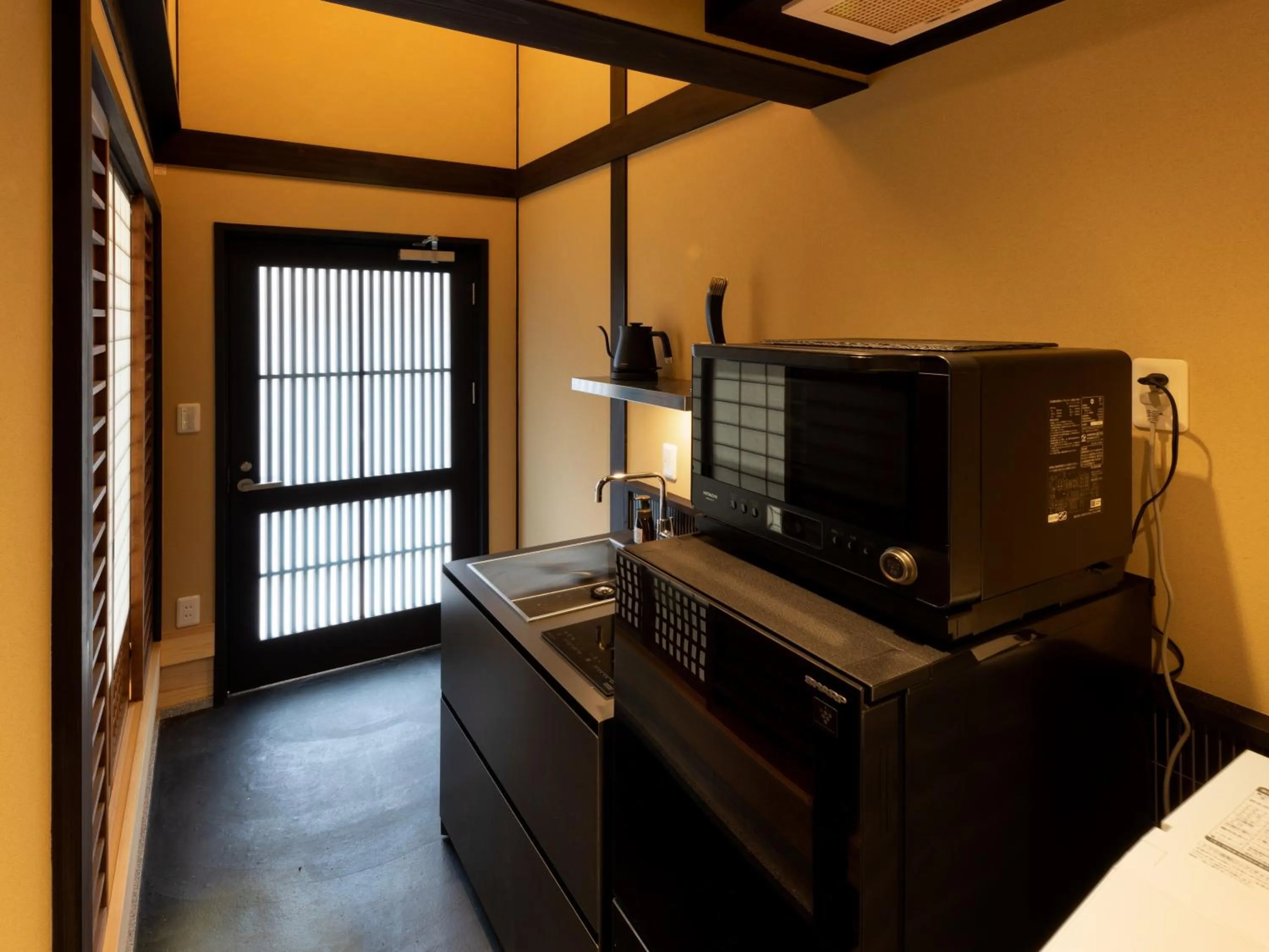 Kitchen or kitchenette, Bed in Tsumugi GionShirakawa
