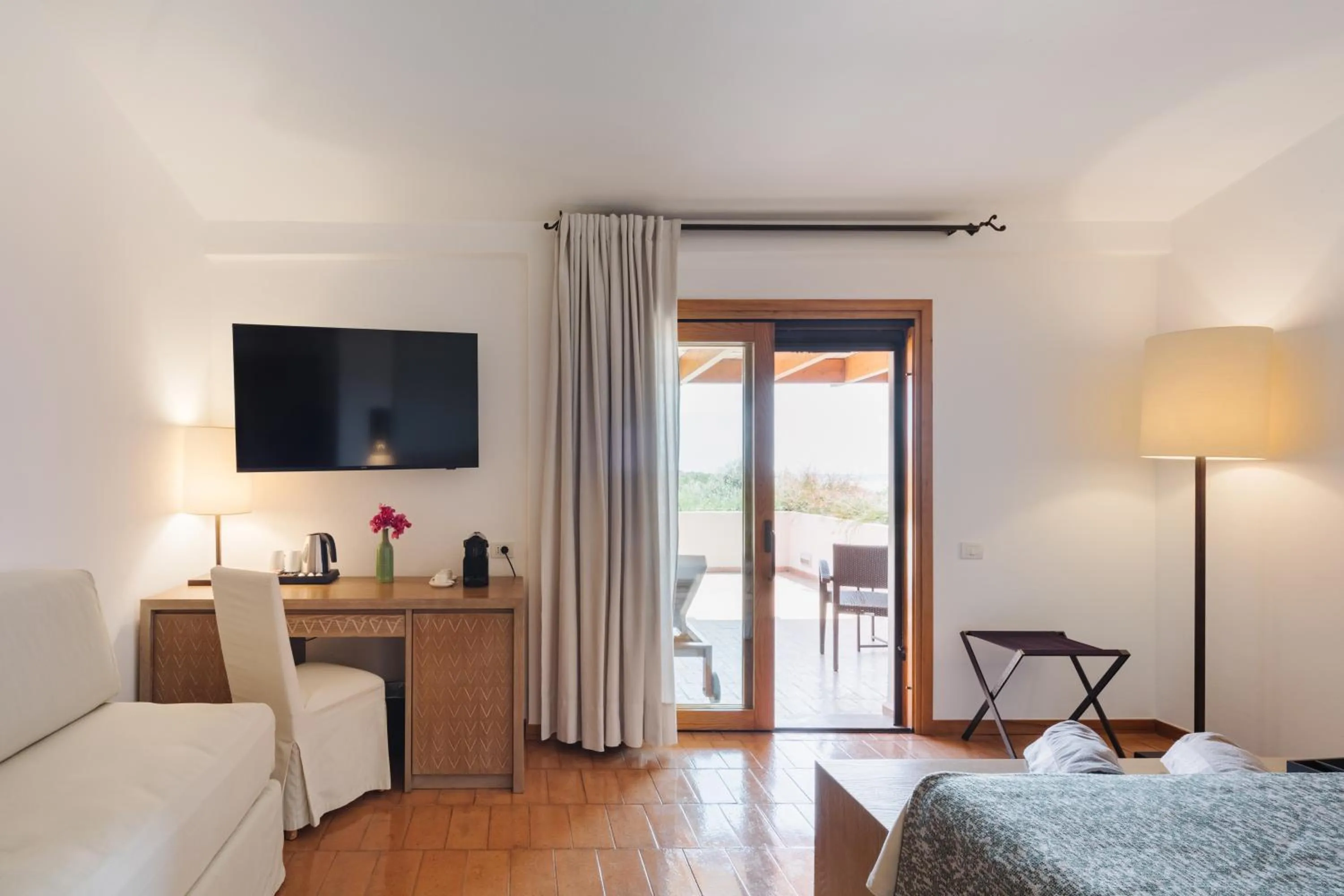 View (from property/room), Bed in Hotel Aquadulci