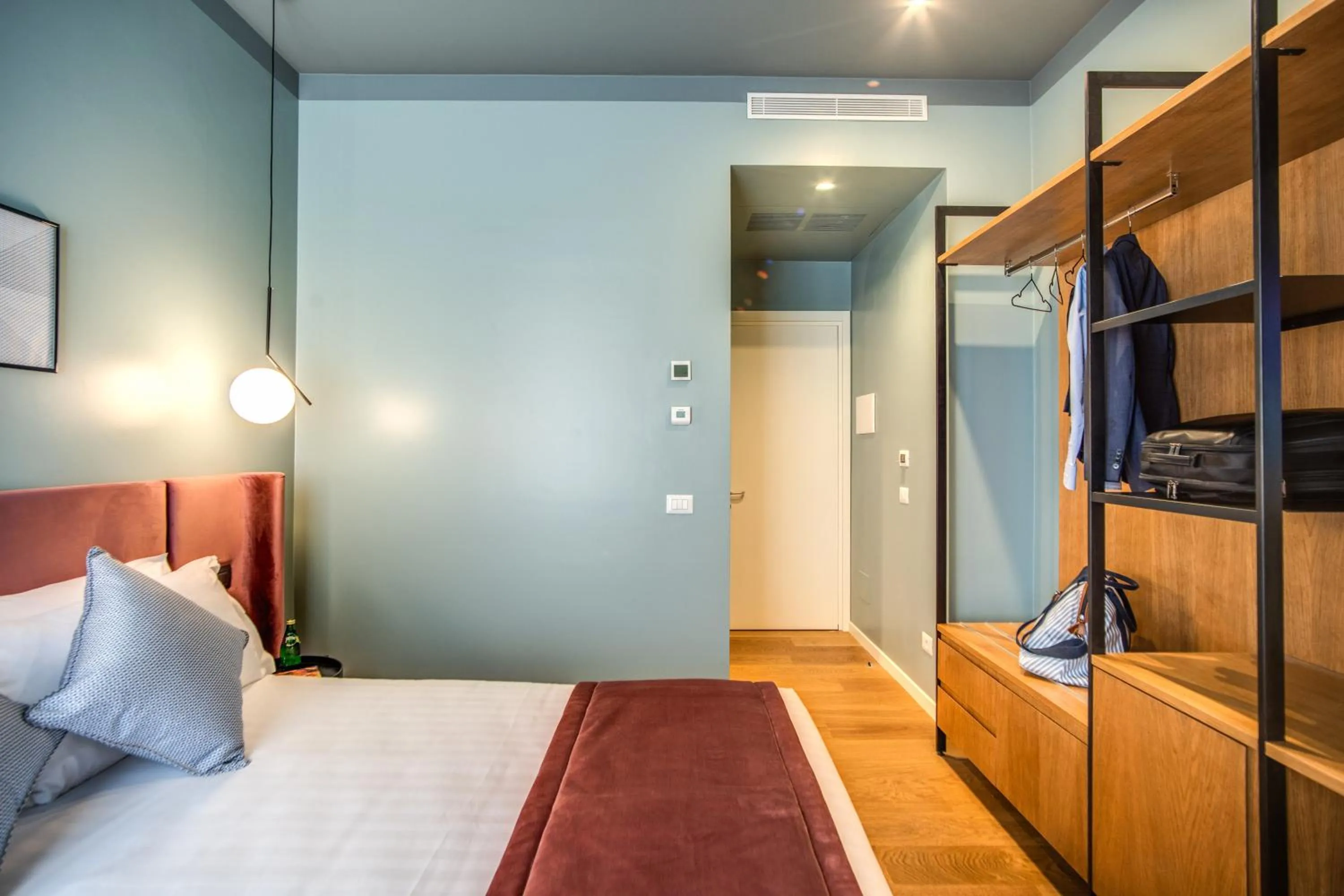 Photo of the whole room, Bed in Sheva Boutique Hotel