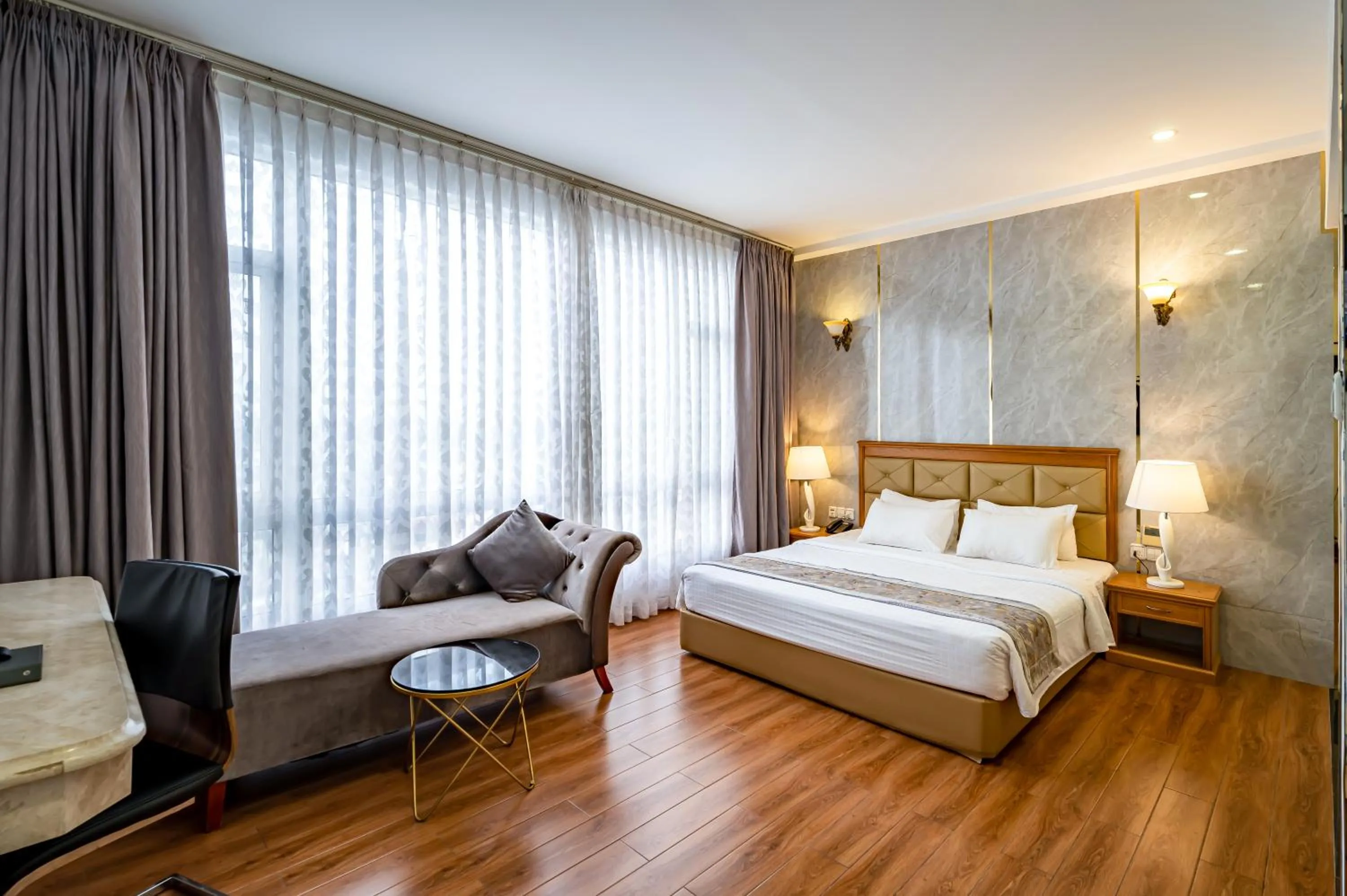 Bedroom, Bed in Acnos Grand Hotel