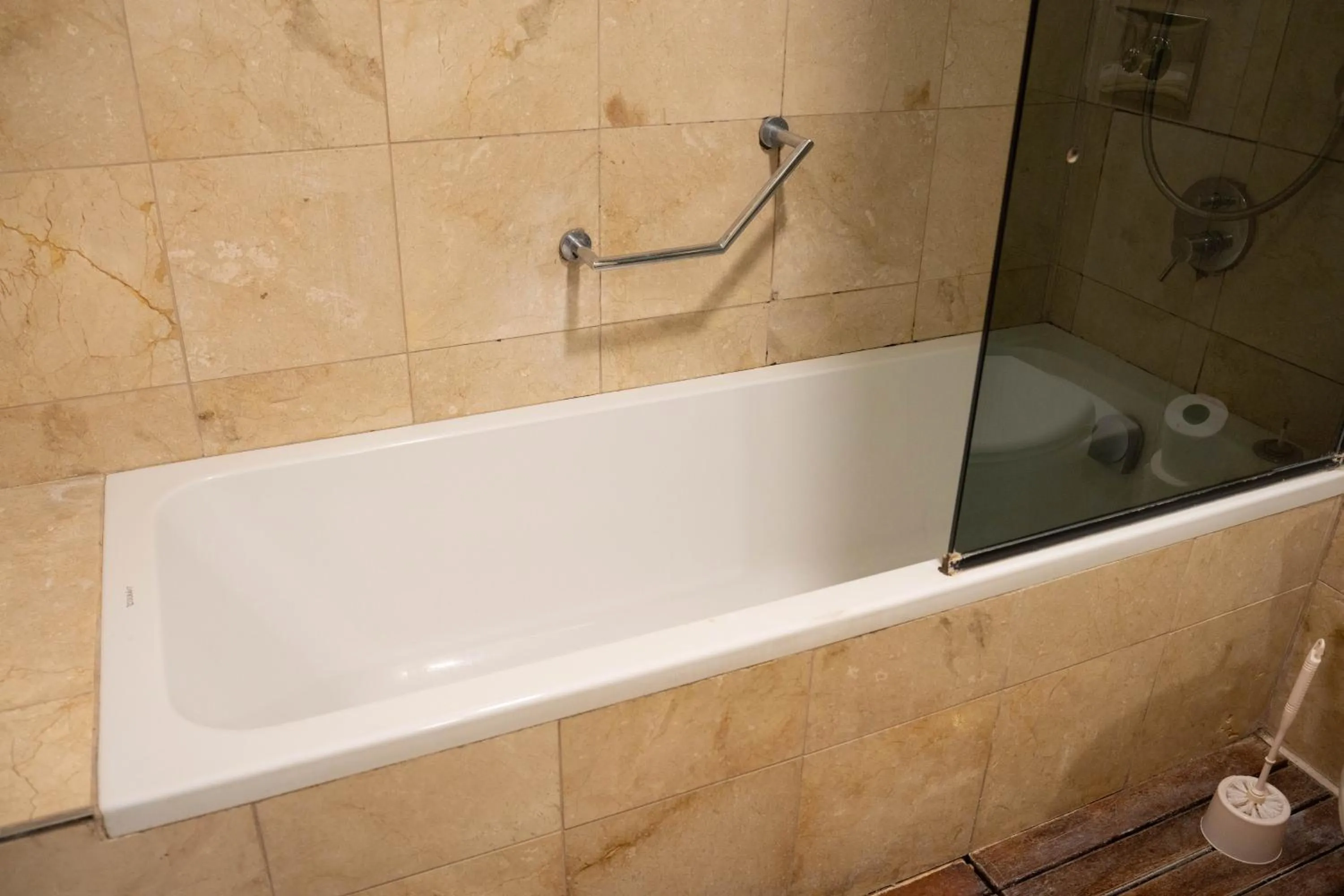 Shower in Garden Hotel Boutique & Events