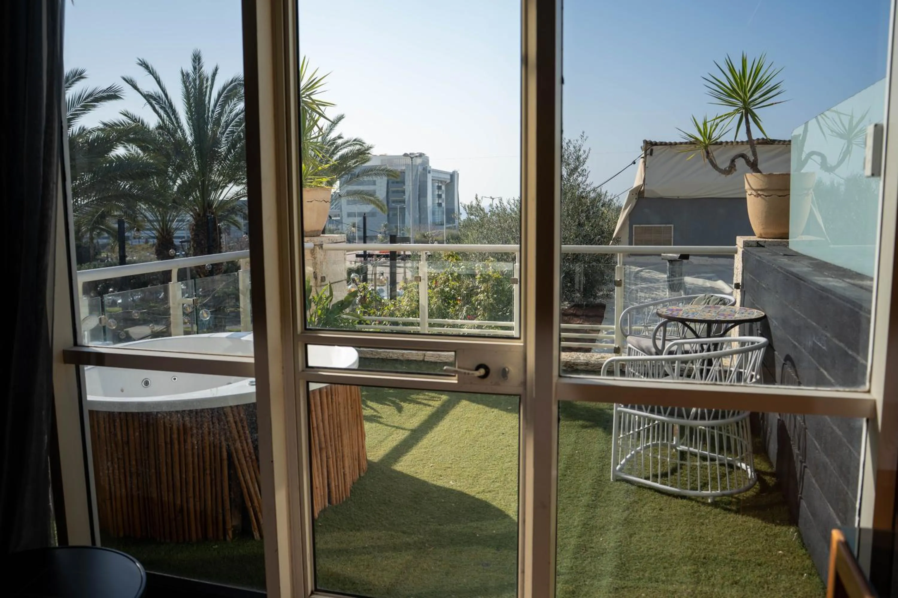 Hot Tub in Garden Hotel Boutique & Events