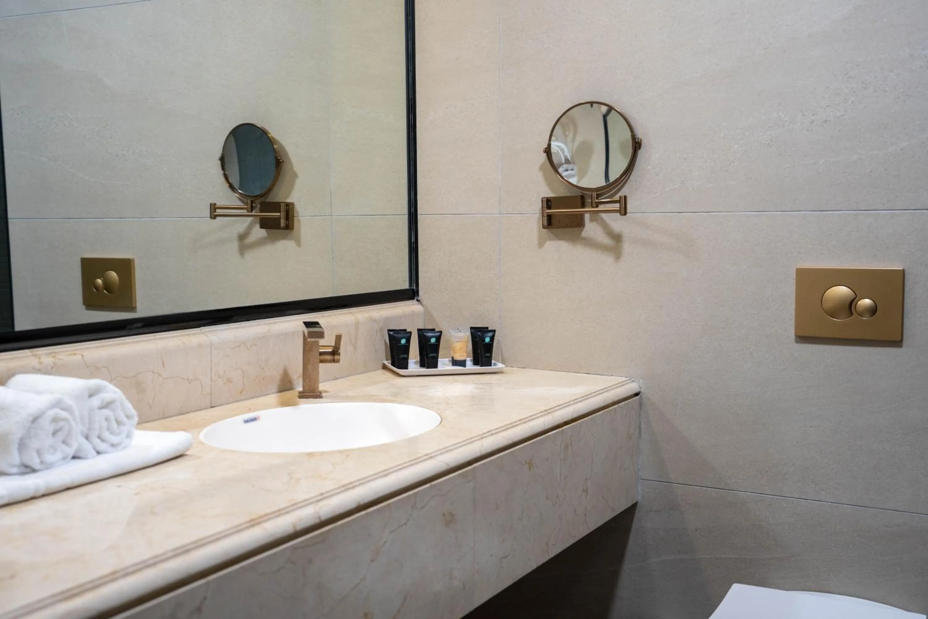 Bathroom in Garden Hotel Boutique & Events