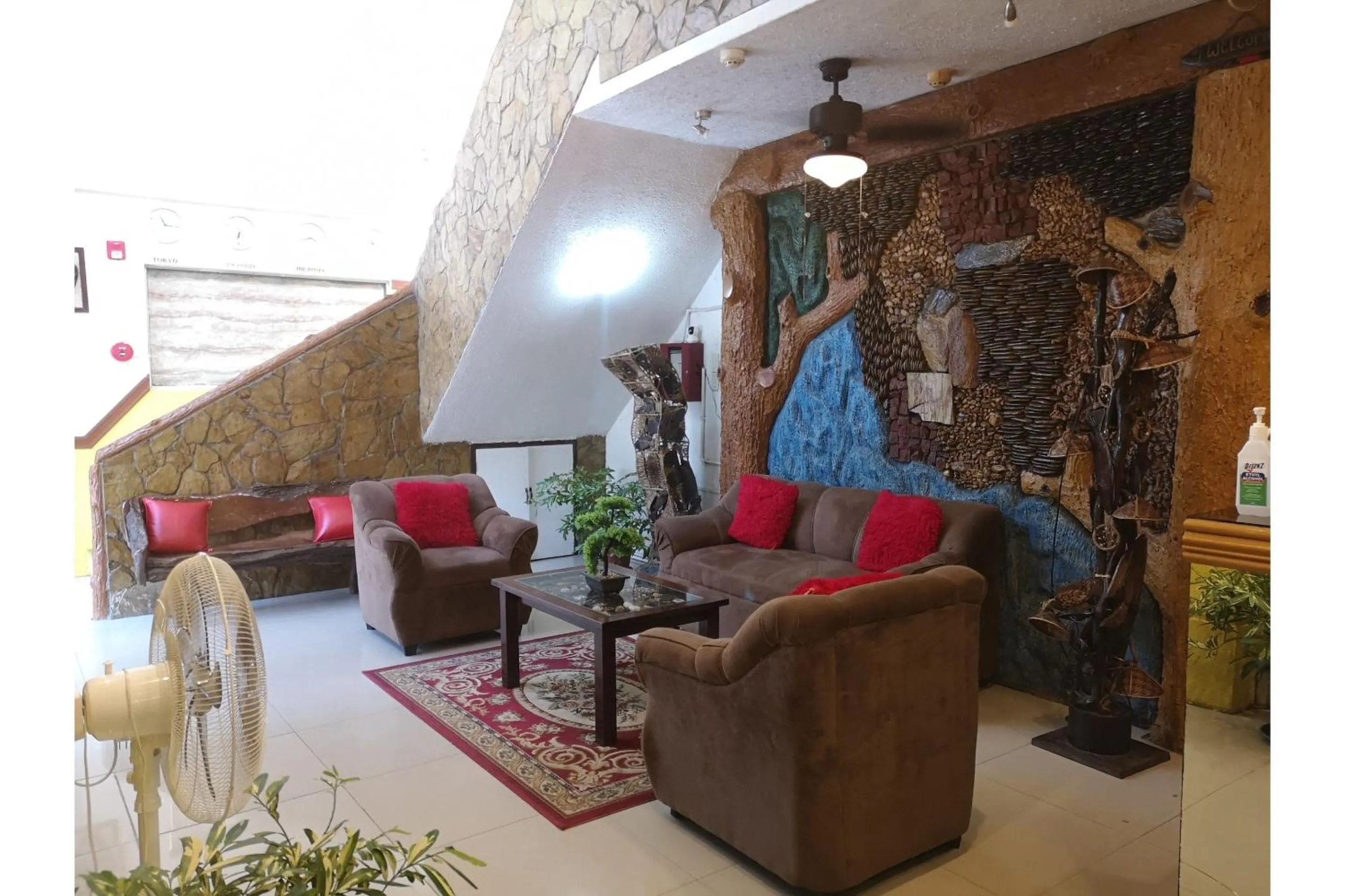 Lobby or reception in OYO 880 Flores De Musa Inn