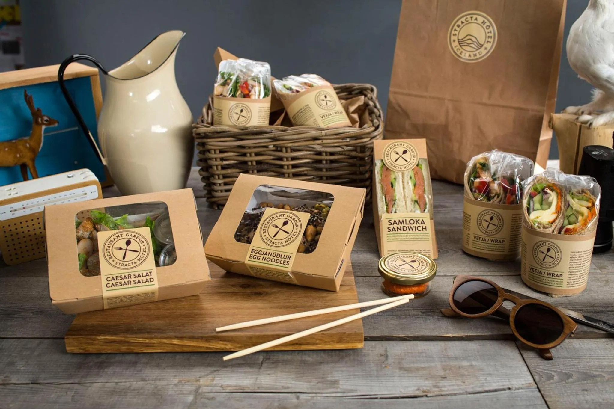 Restaurant/places to eat in Stracta Hotel