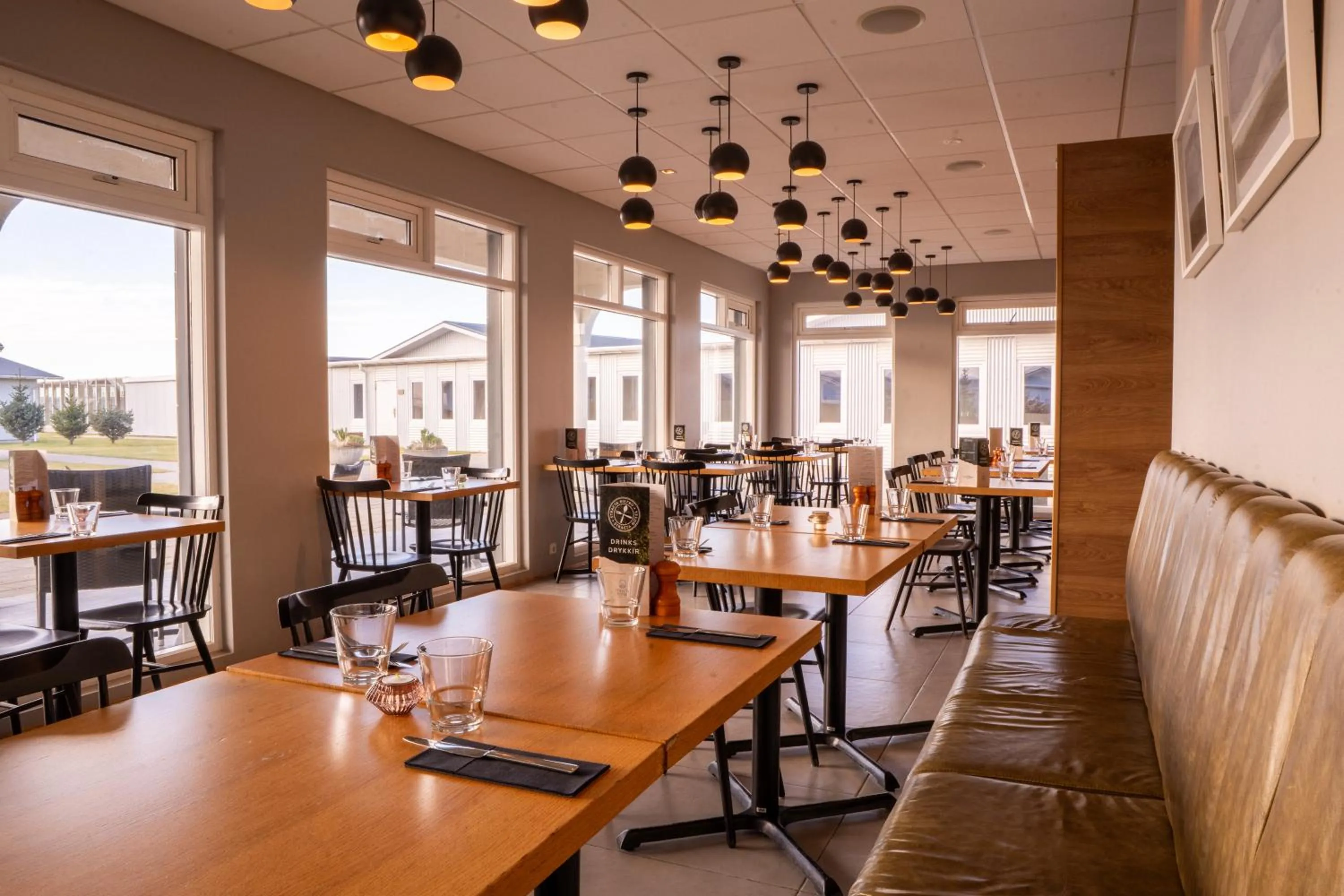 Restaurant/places to eat in Stracta Hotel