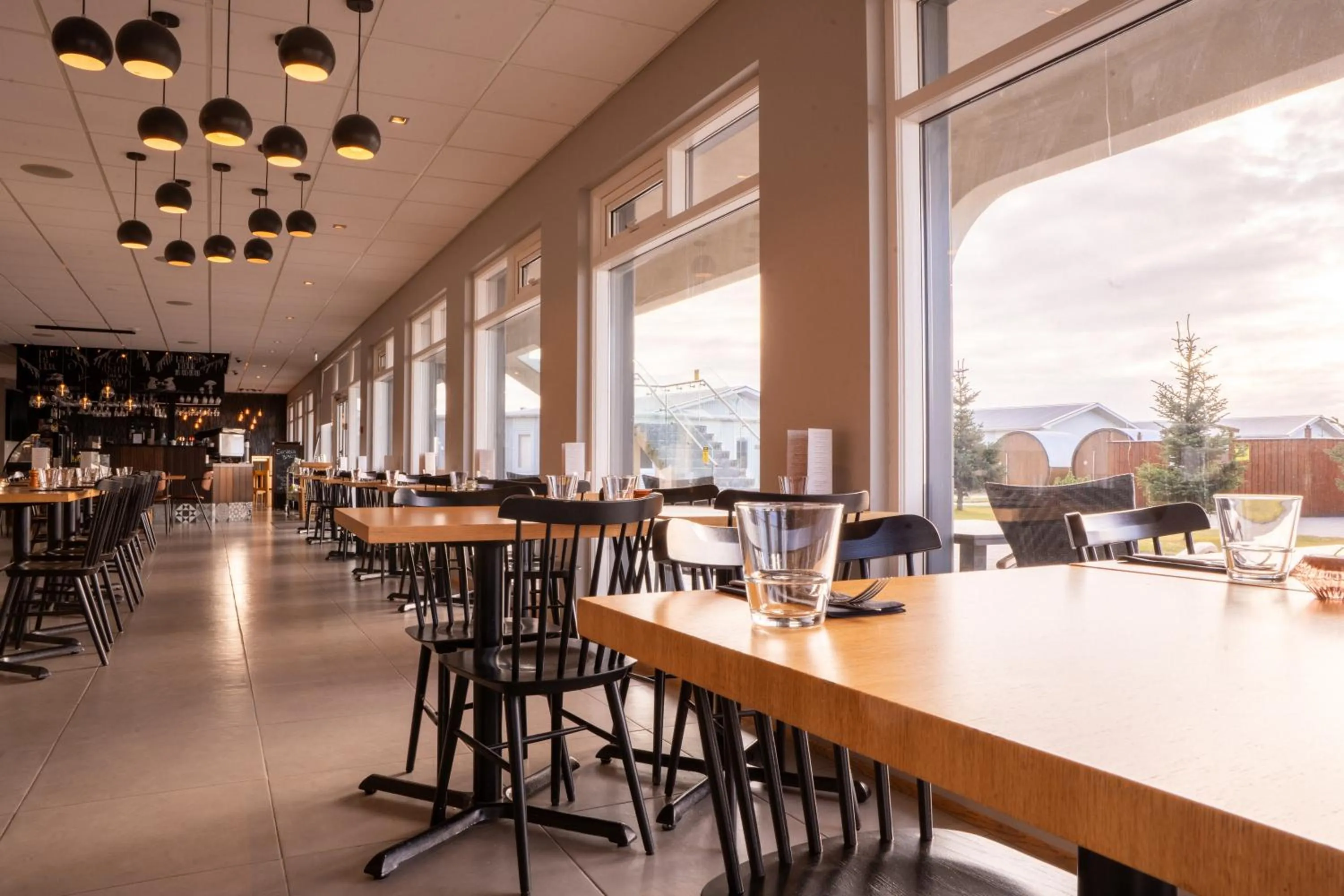 Restaurant/places to eat in Stracta Hotel