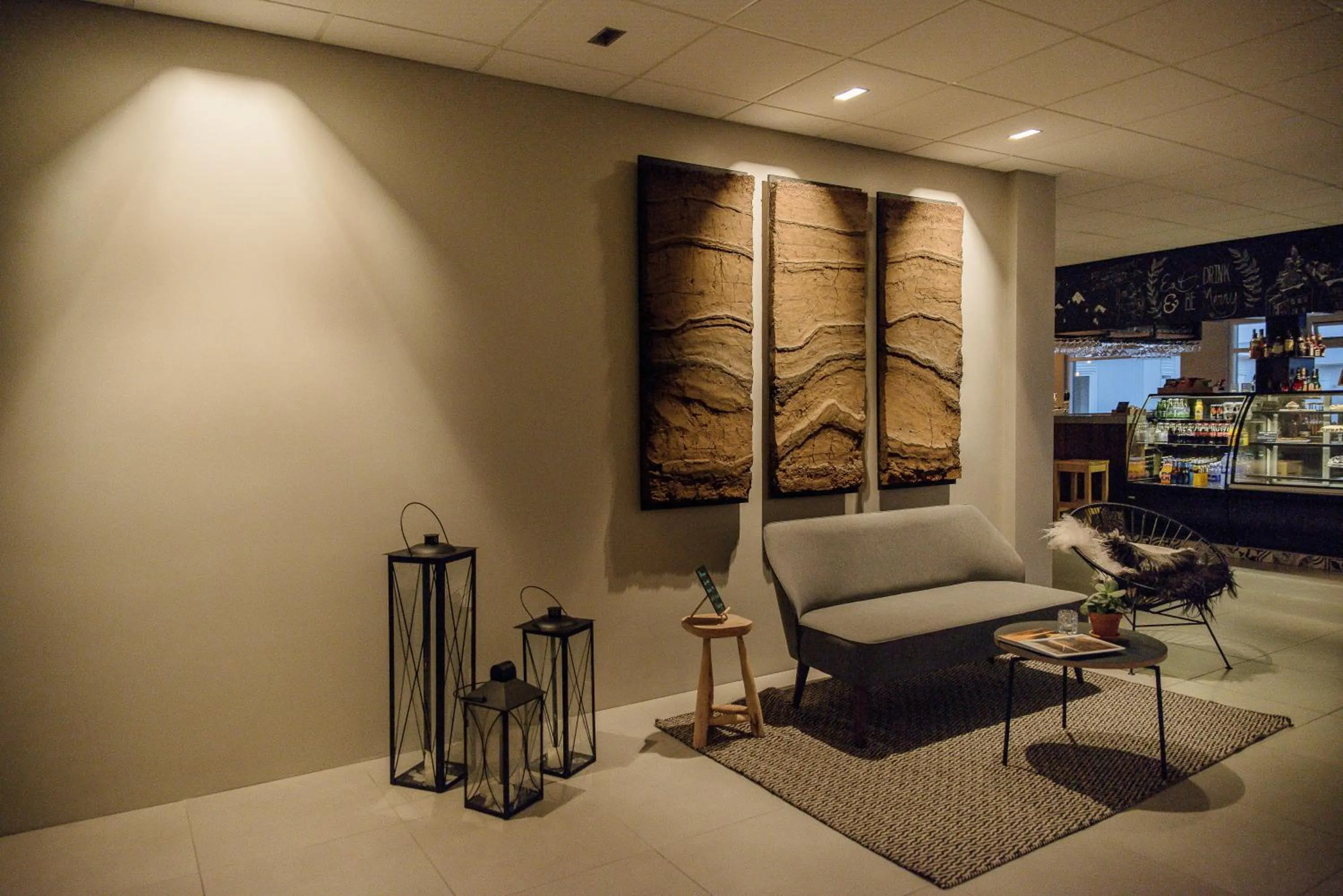 Seating area in Stracta Hotel