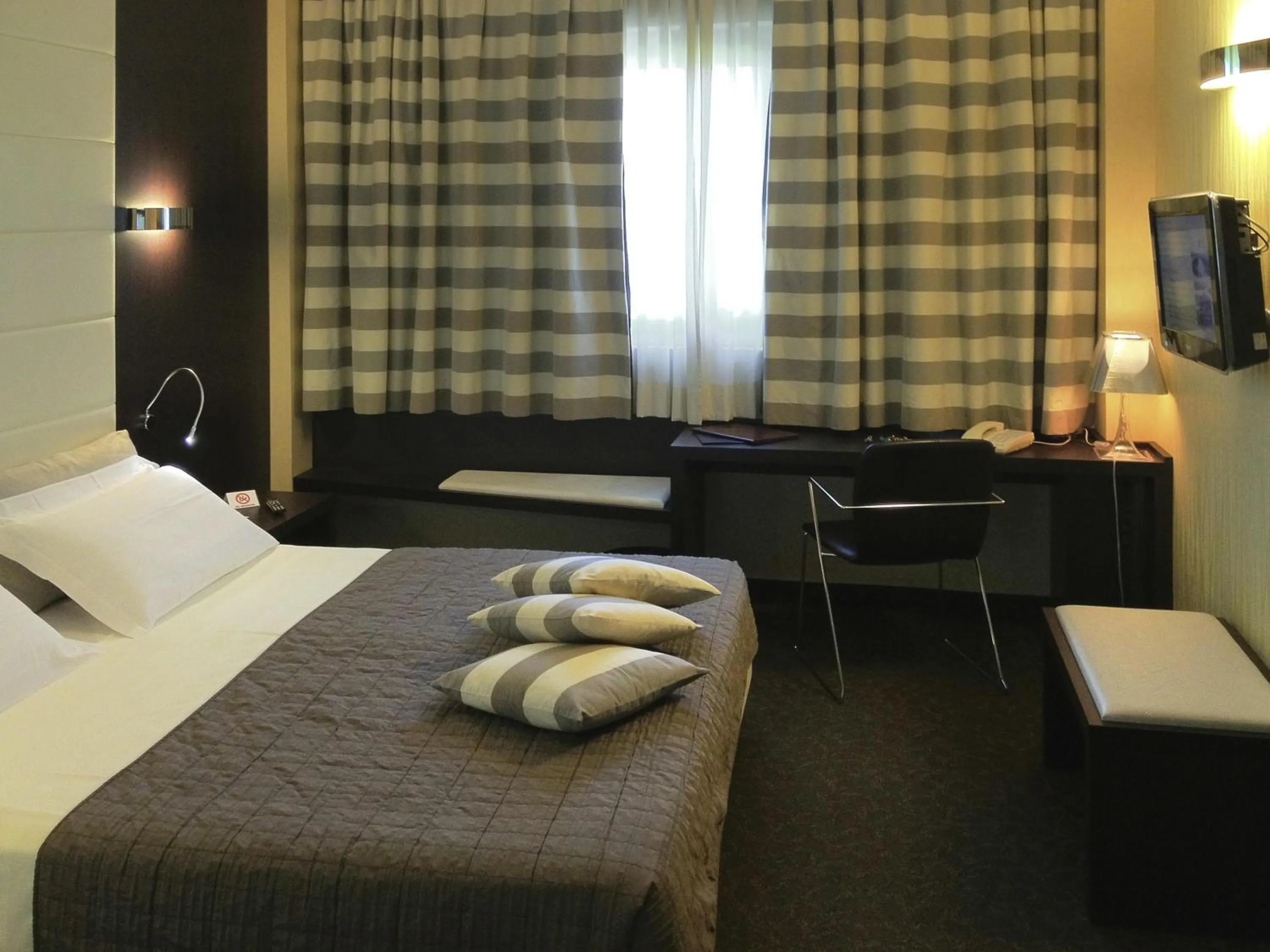 Bedroom, Bed in Mercure Bergamo Aeroporto