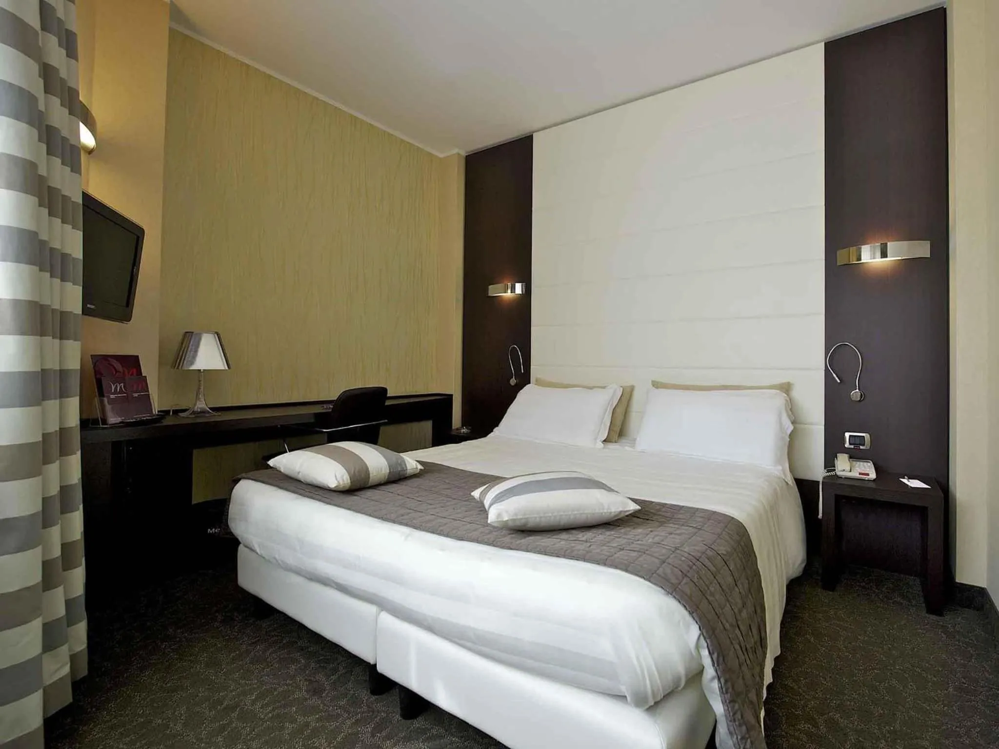 Bedroom, Bed in Mercure Bergamo Aeroporto
