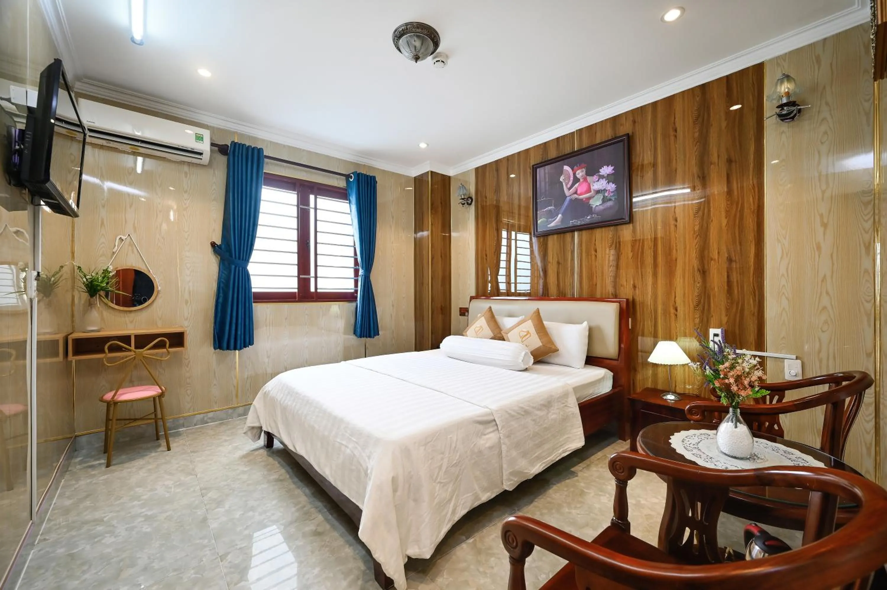 TV and multimedia, Bed in Ly Ly Hotel