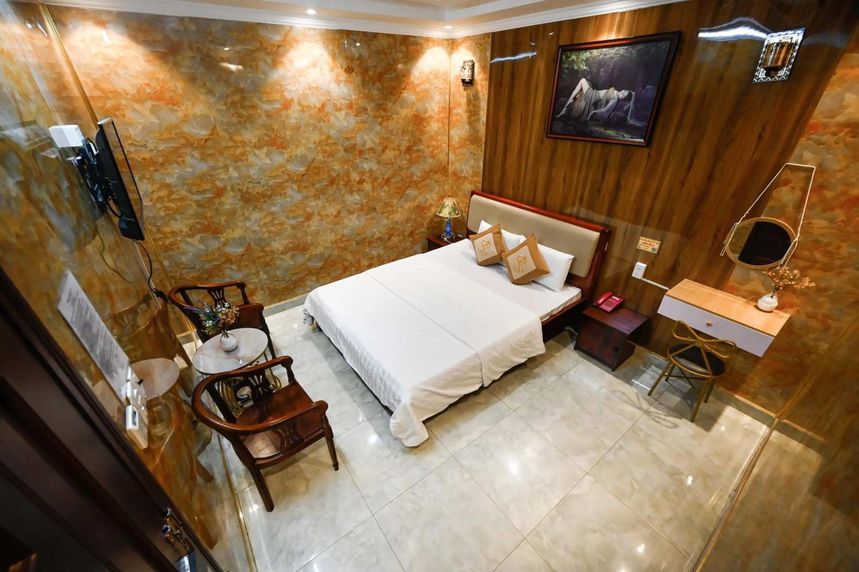 TV and multimedia, Bed in Ly Ly Hotel