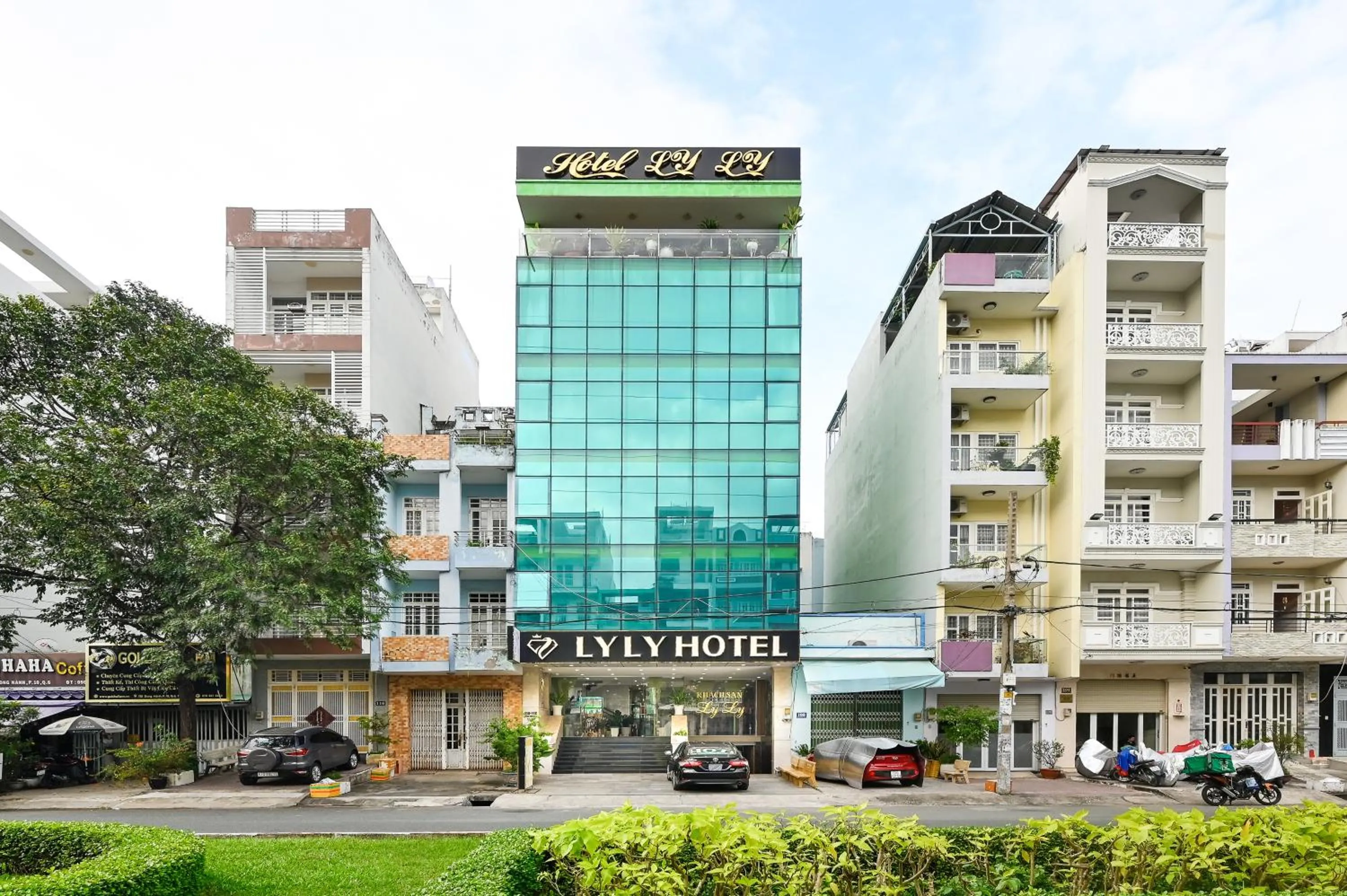 Property building in Ly Ly Hotel