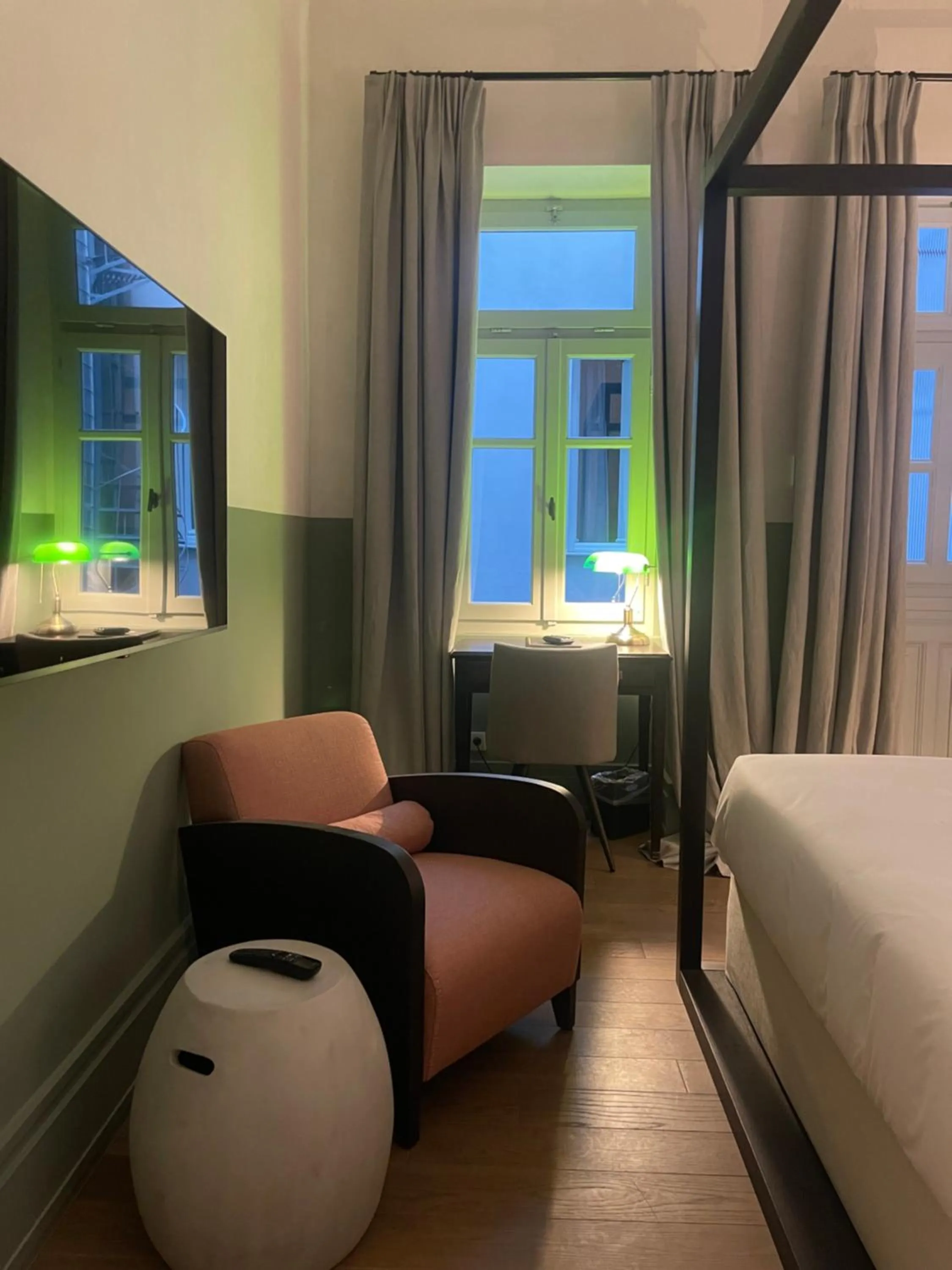 Seating area, Bed in ATHINAIDOS QUARTERS by K&K