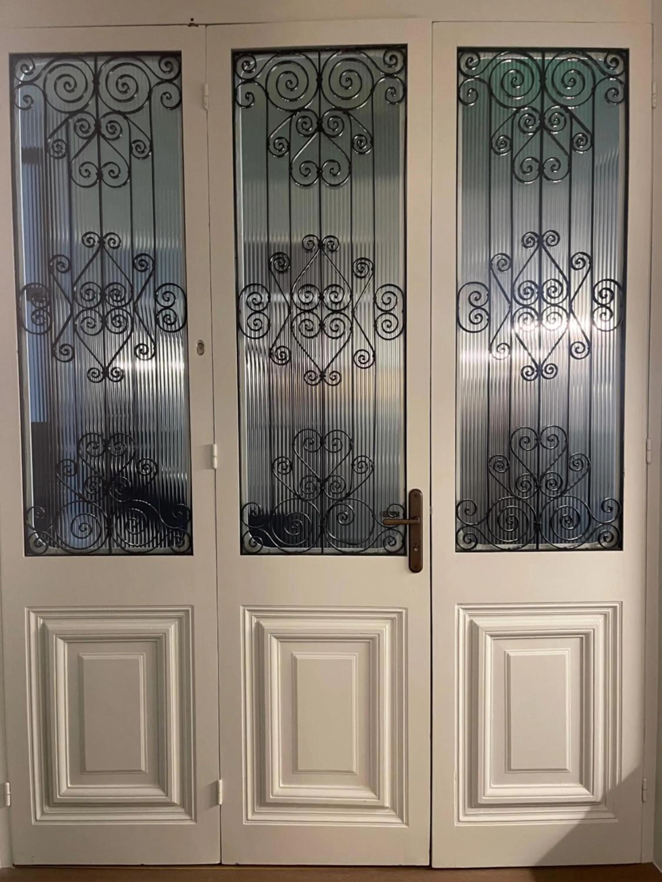 Facade/entrance in ATHINAIDOS QUARTERS by K&K