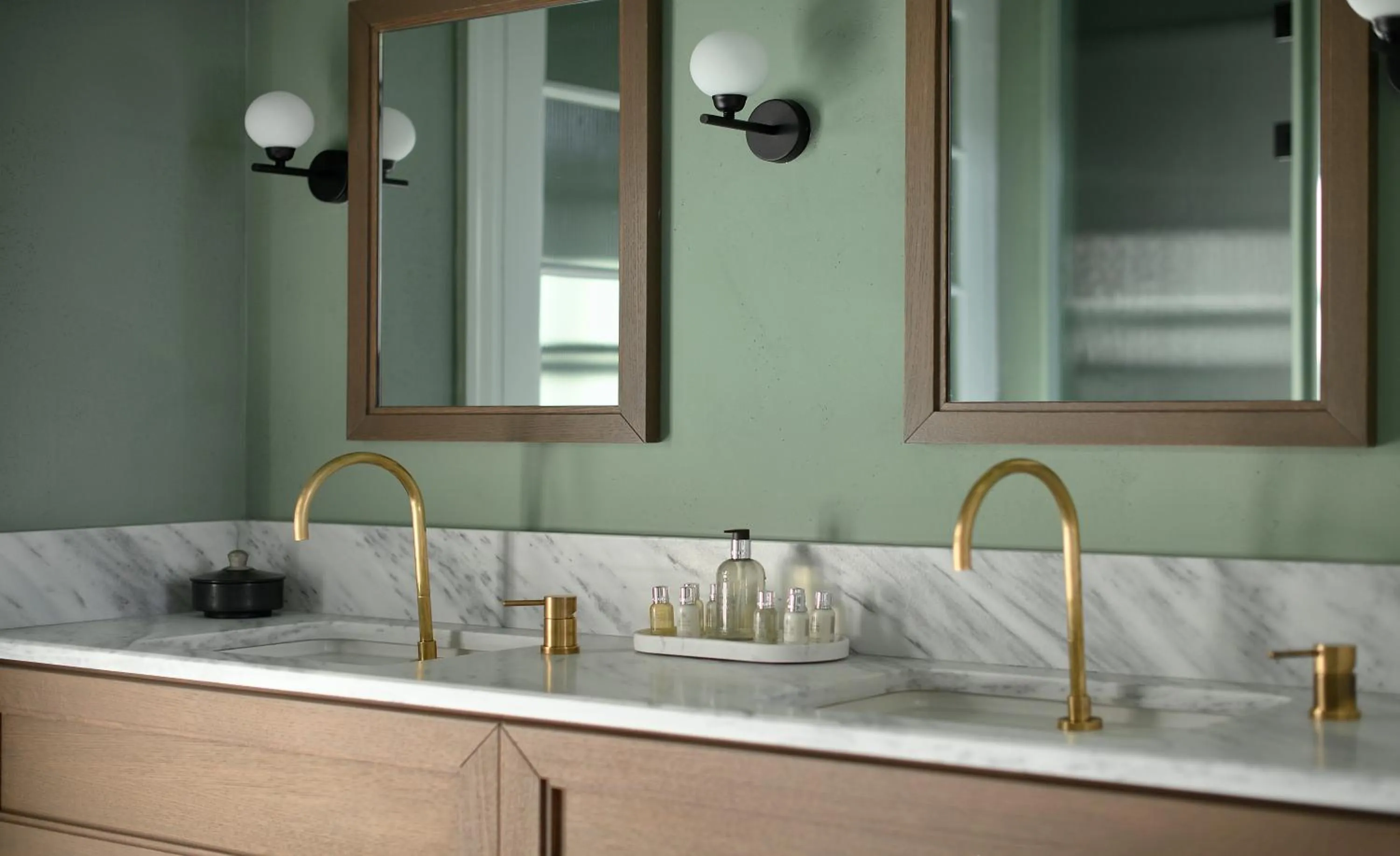 Toilet in ATHINAIDOS QUARTERS by K&K