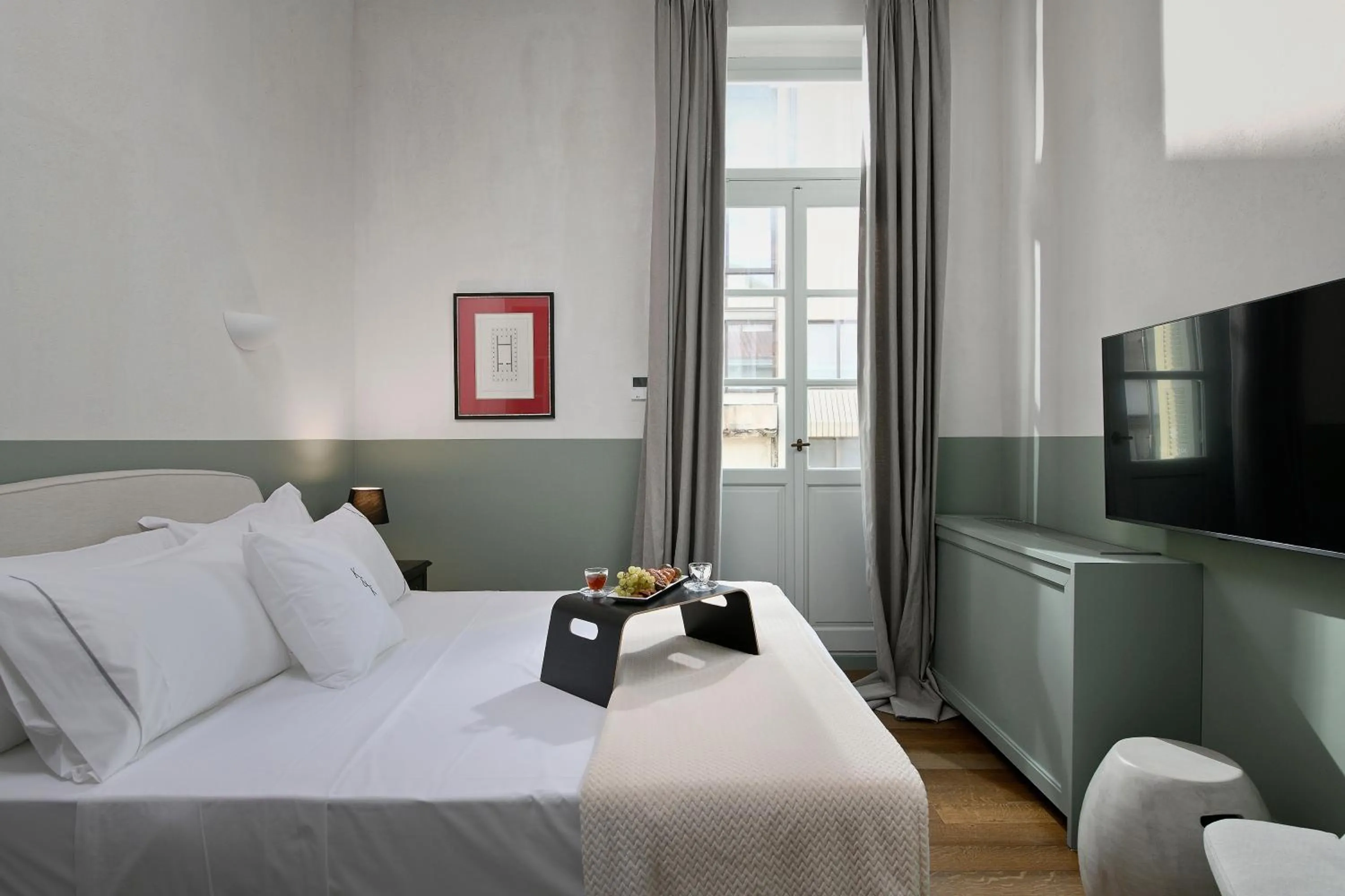 Photo of the whole room, Bed in ATHINAIDOS QUARTERS by K&K