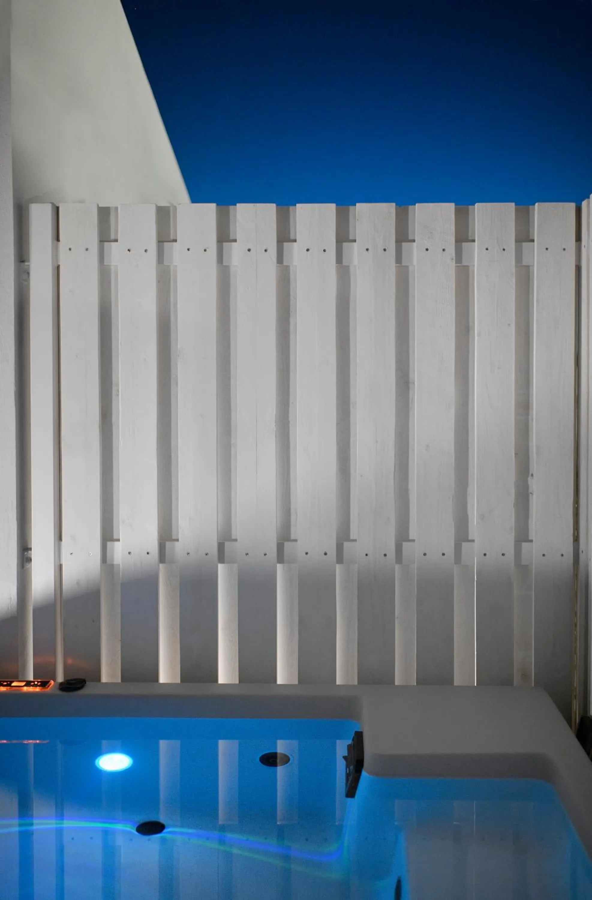 Hot Tub in ATHINAIDOS QUARTERS by K&K