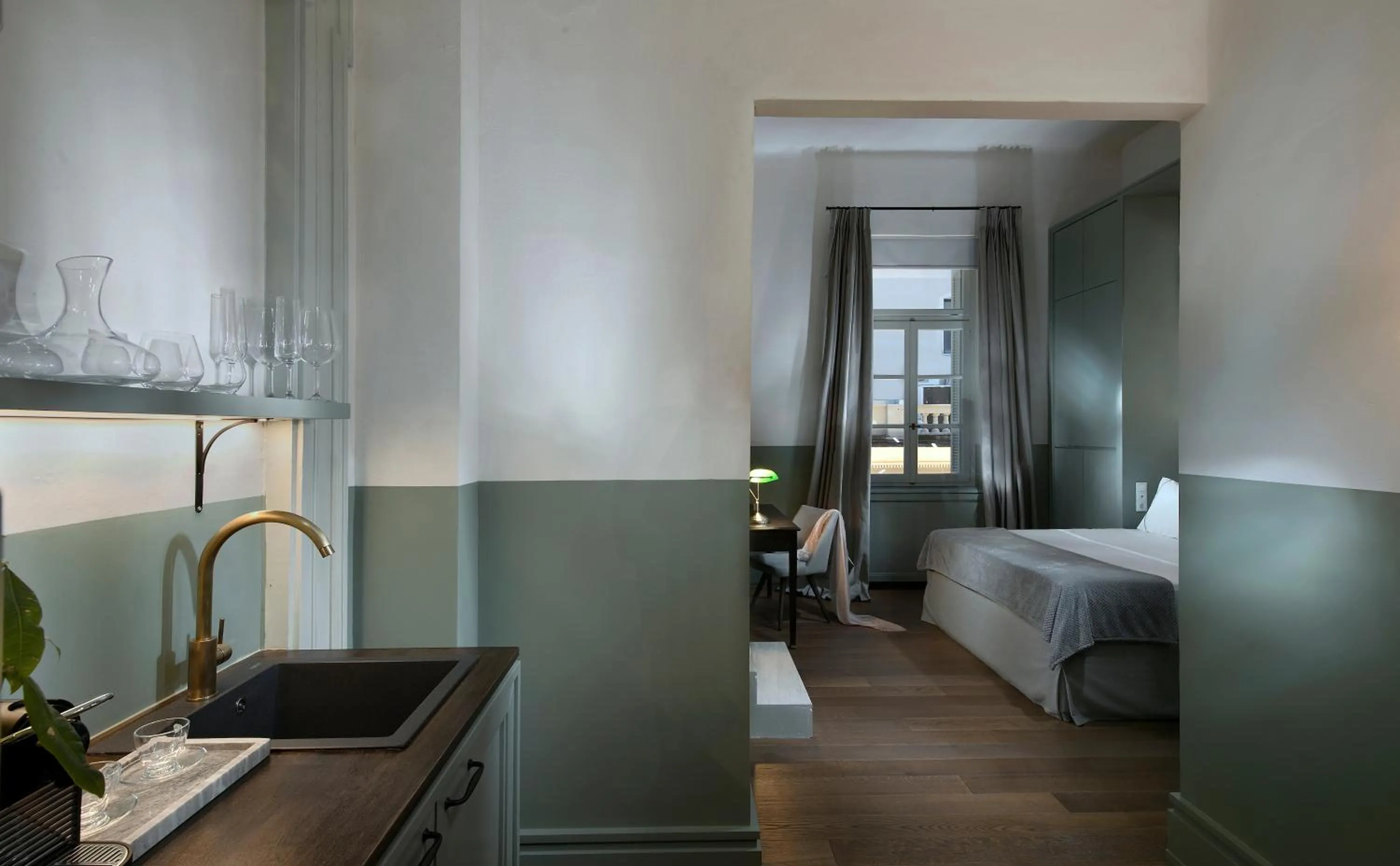 Kitchen or kitchenette, Bed in ATHINAIDOS QUARTERS by K&K