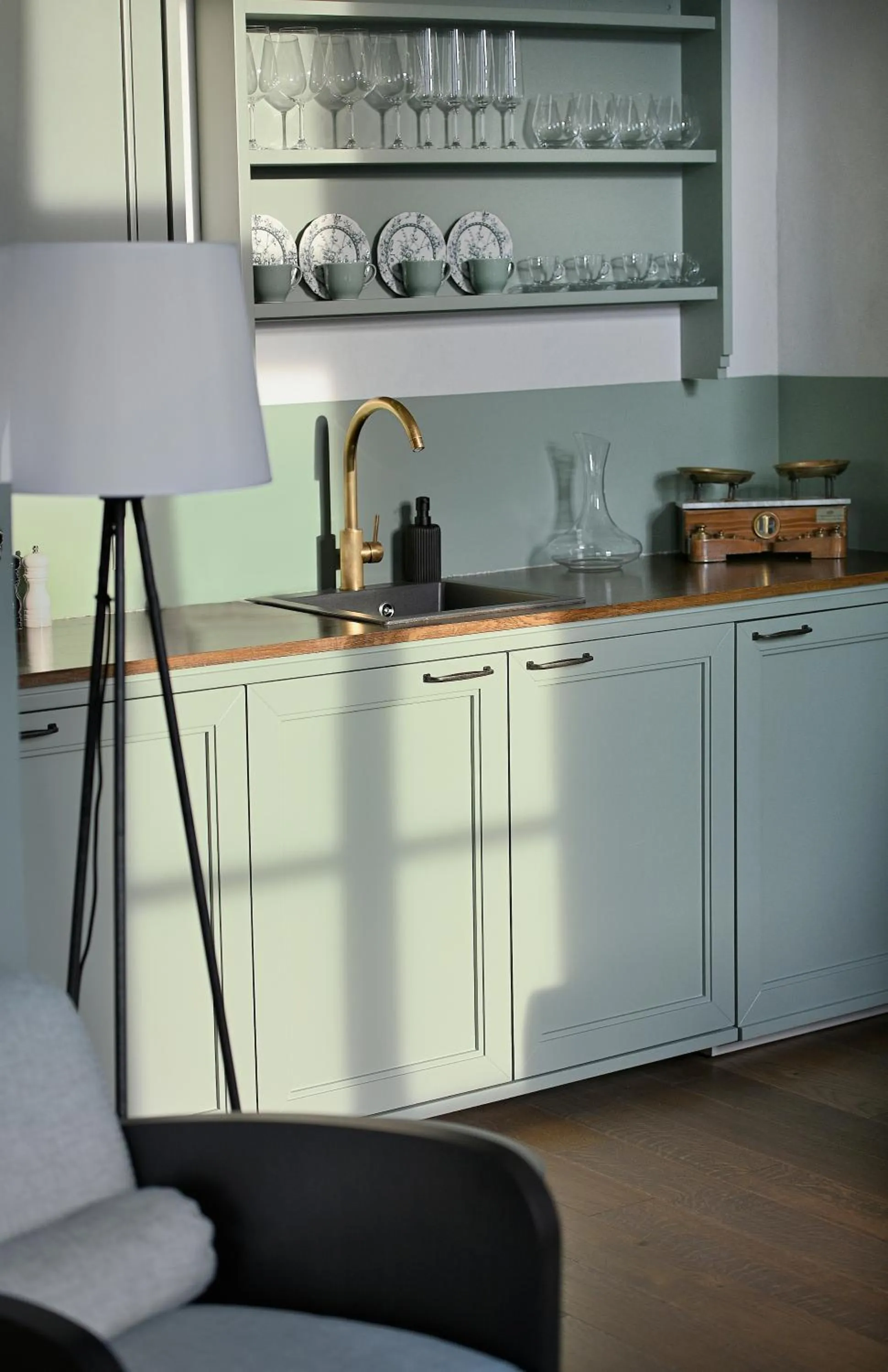 Coffee/tea facilities in ATHINAIDOS QUARTERS by K&K