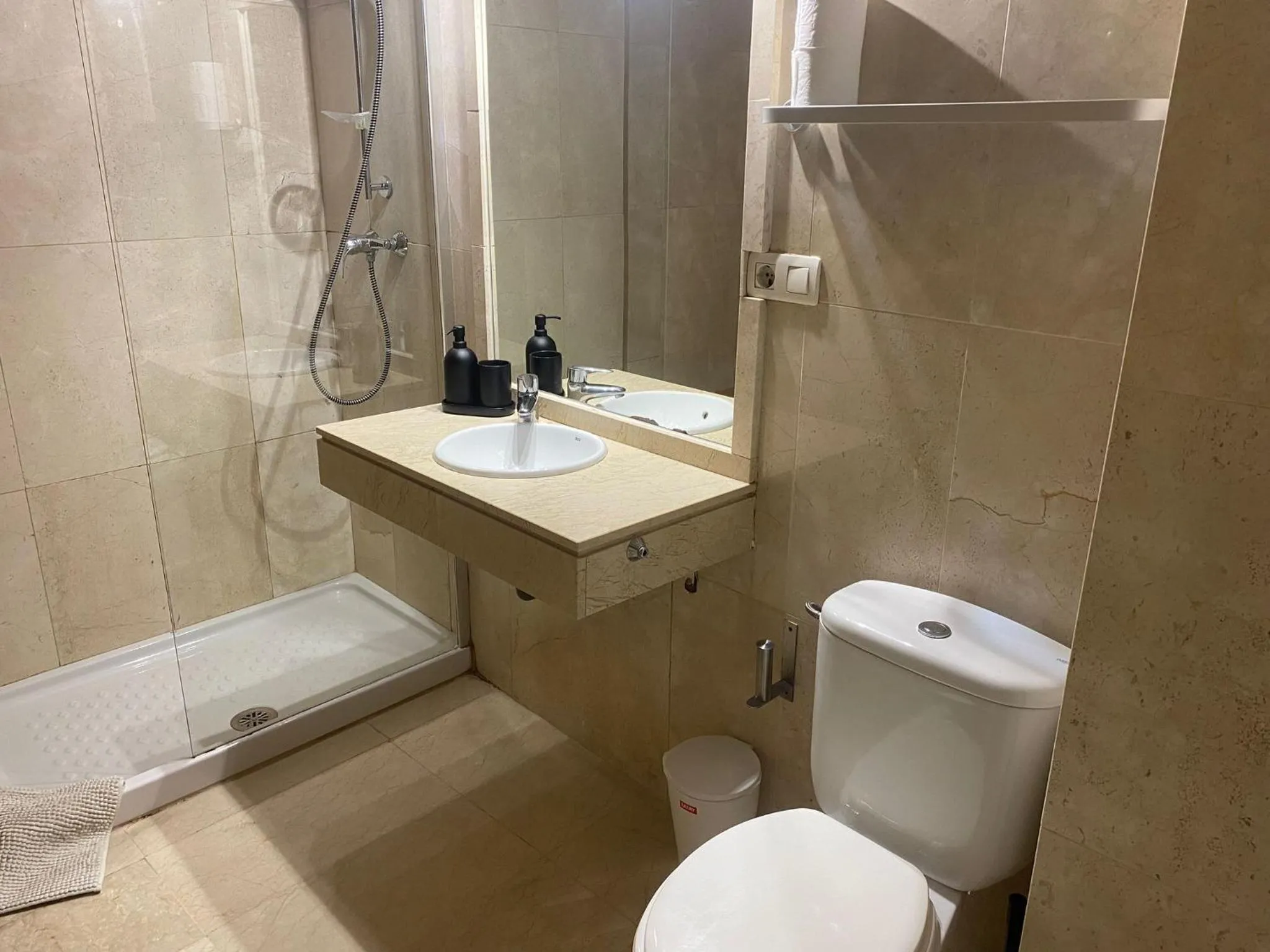 Bathroom in Apartamento en el centro histórico by Málaga Planners