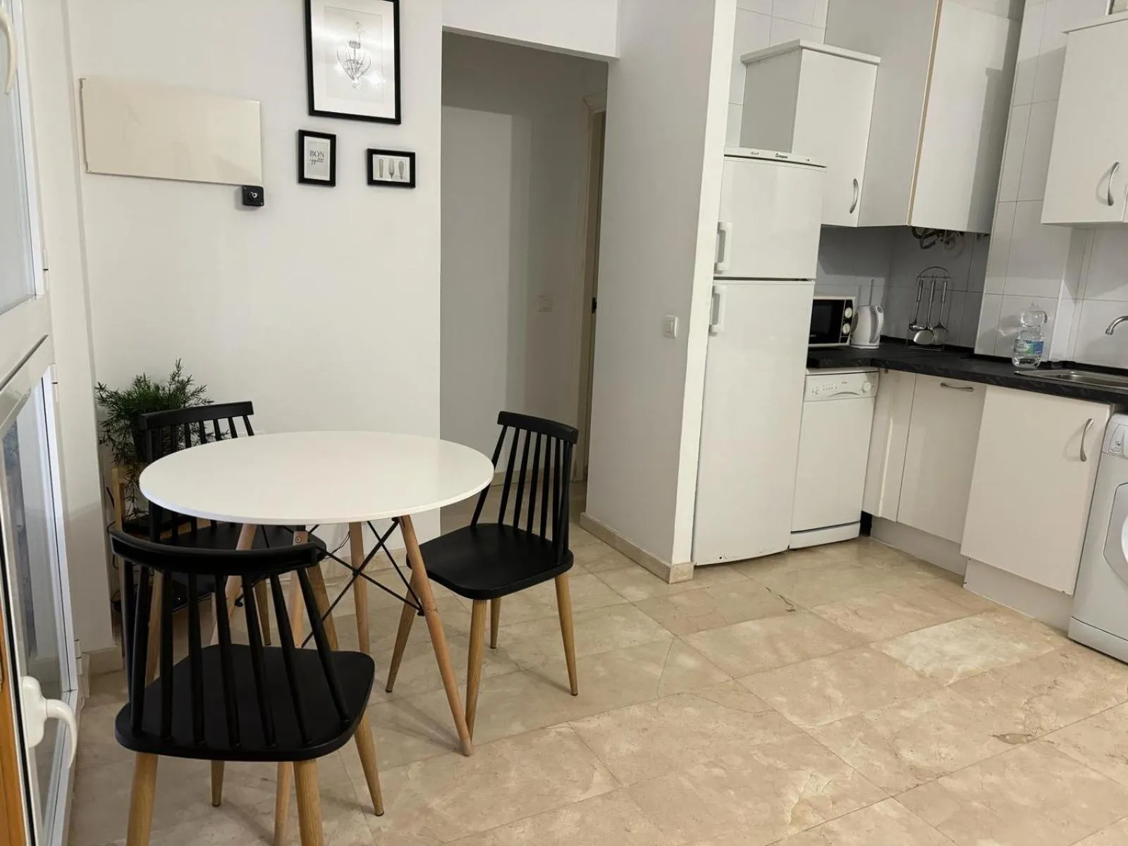 Kitchen or kitchenette in Apartamento en el centro histórico by Málaga Planners