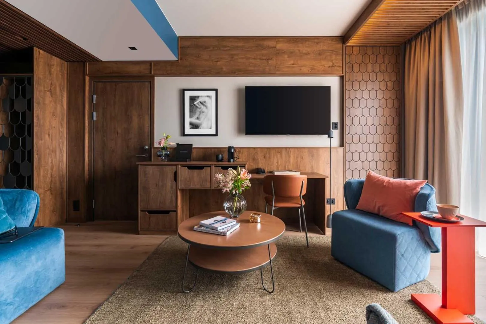 TV and multimedia in The Well